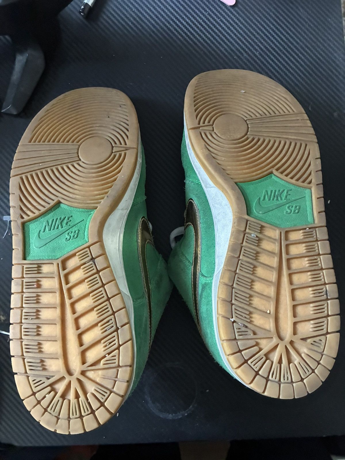 Nike SB Nike dunk low sb st patricks Size US 11 / EU 44 - 6 Thumbnail