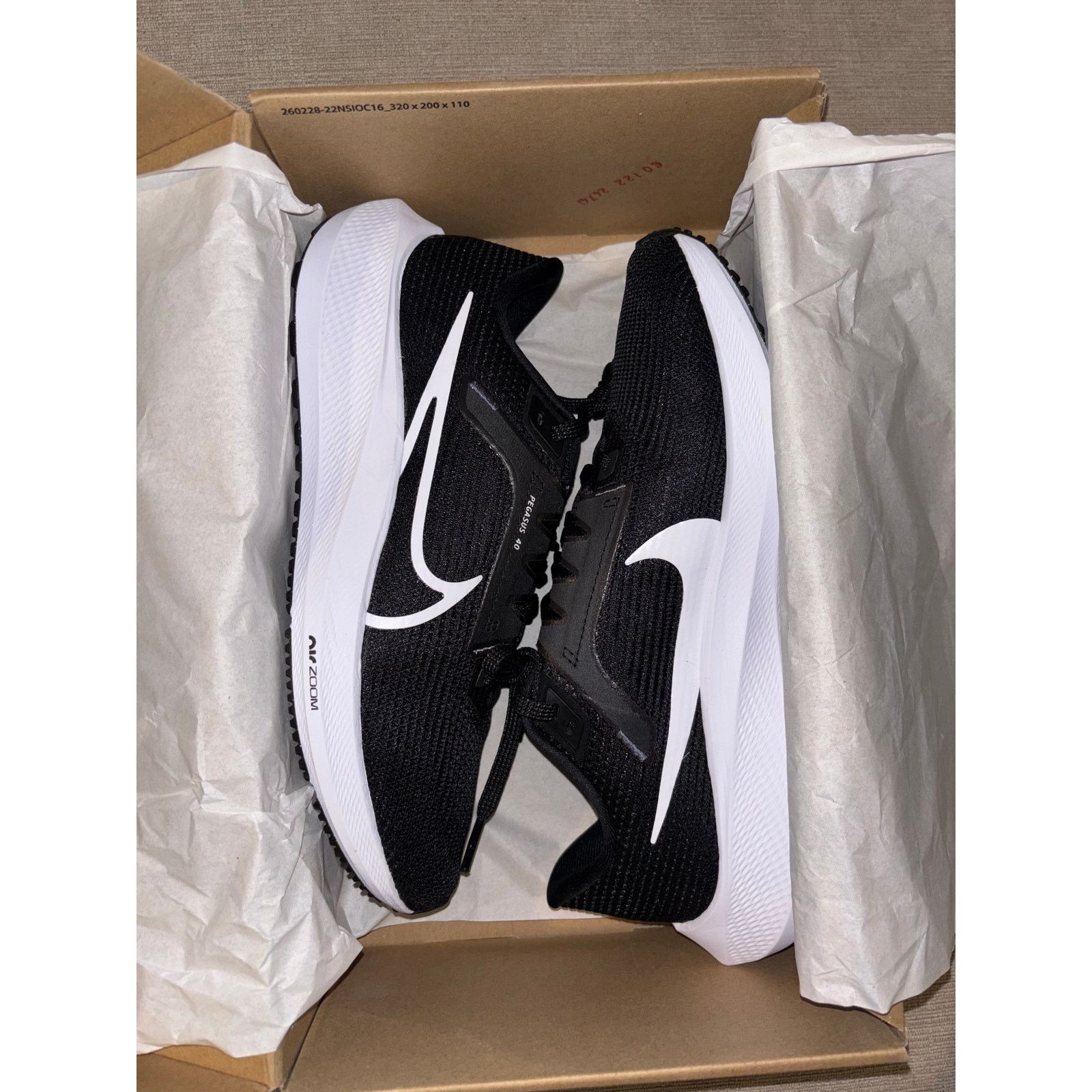 Nike Nike Air Zoom Pegasus 40 Size US 7 / EU 40 - 1 Thumbnail