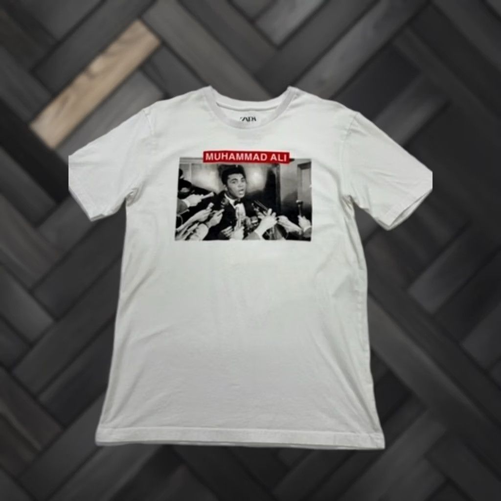 Zara Zara Unisex White Ali Graphic T-Shirt Size 38 Crew Neck Regular Fit Size US M / EU 48-50 / 2 - 1 Thumbnail