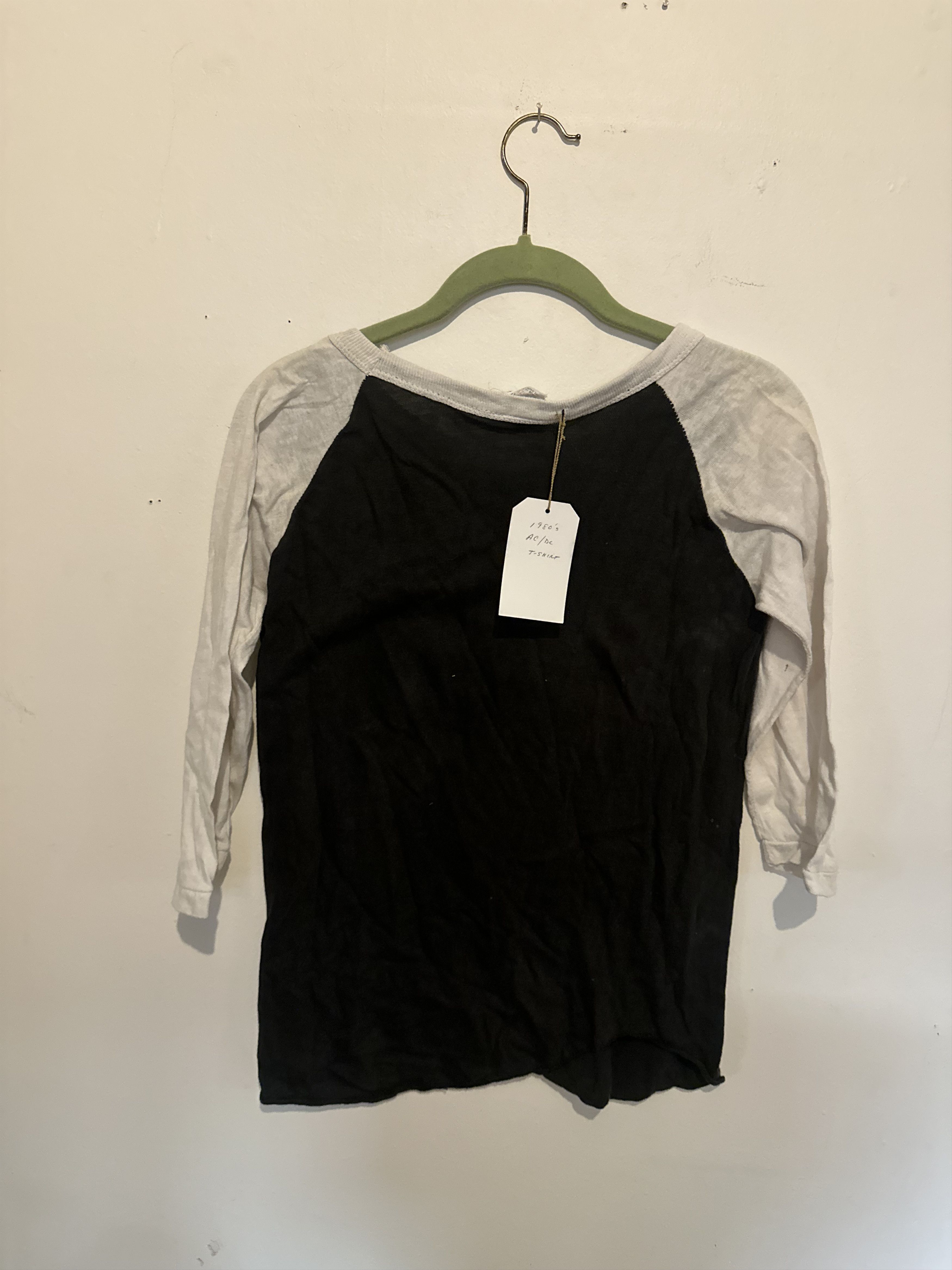 Vintage Vintage 80’s AC/DC “logo” raglan 3/4 sleeve t-shirt Size US S / EU 44-46 / 1 - 5 Thumbnail