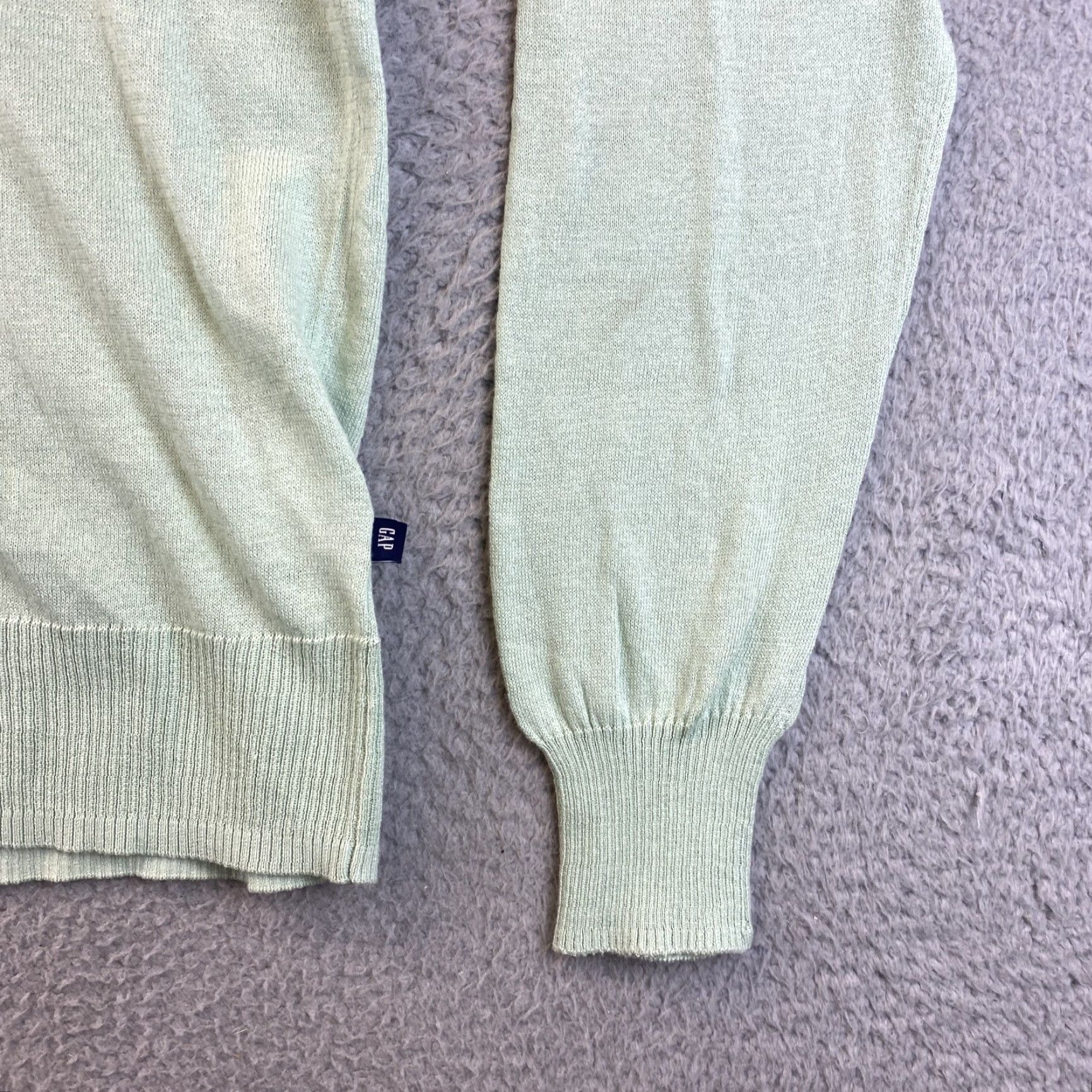 Gap GAP Women's Lightweight Sweater, Long-Sleeve V-Neck Cotton-Blend Sweater /83-46 Size XS / US 0-2 / IT 36-38 - 2 Thumbnail