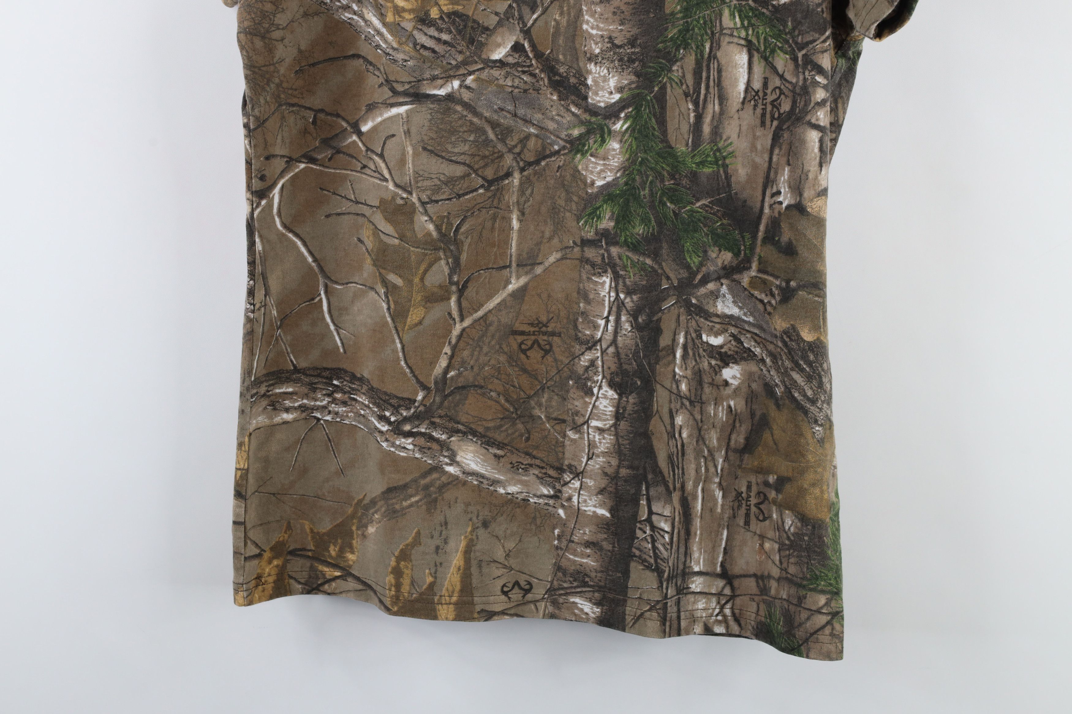 Vintage Vintage Streetwear Realtree Camouflage Short Sleeve T-Shirt Size L / US 10 / IT 46 - 11 Thumbnail