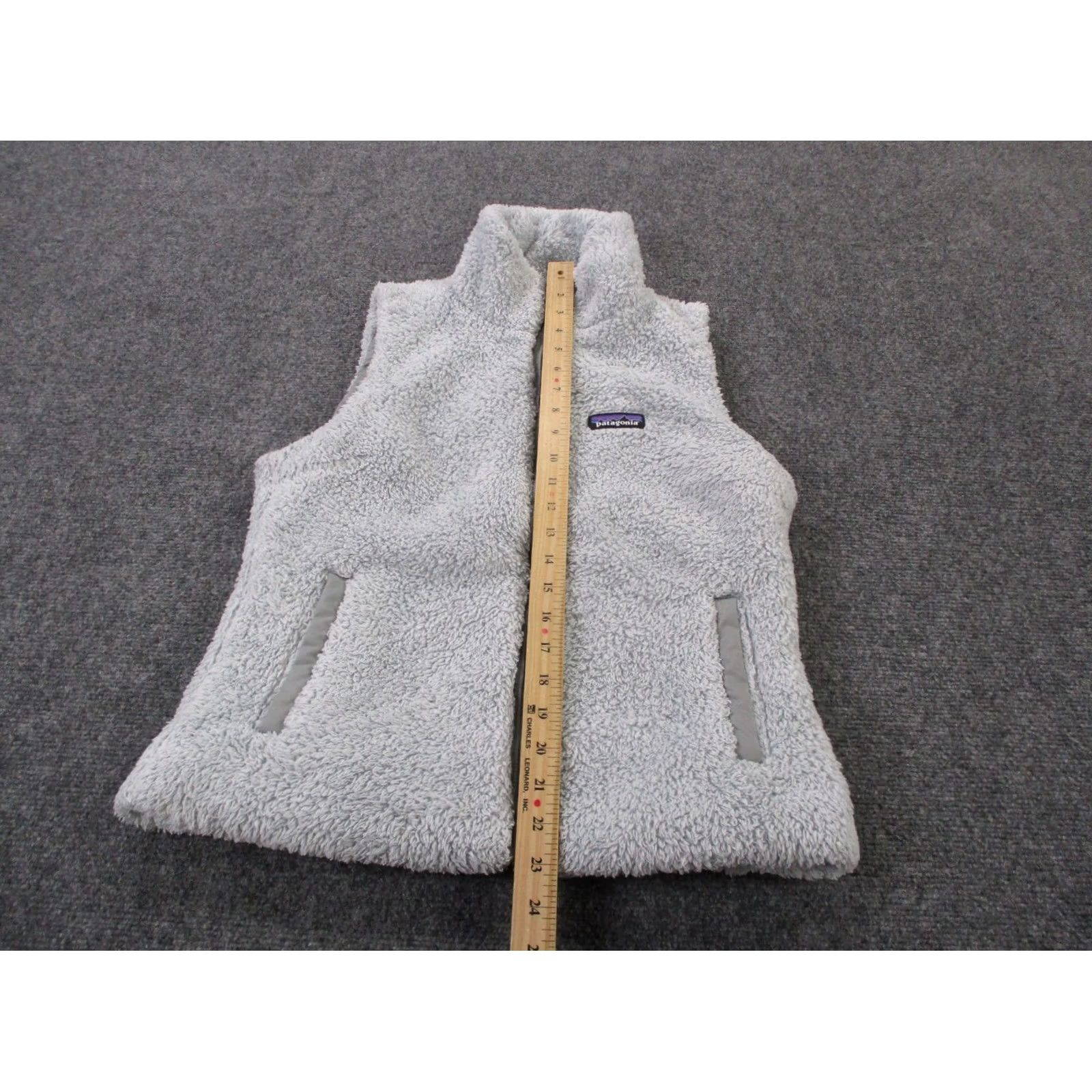 Patagonia Patagonia Vest Womens M Blue Fleece Windbreaker Zip Pockets Logo Outdoor 90s? (If applicable) Size M / US 6-8 / IT 42-44 - 3 Thumbnail