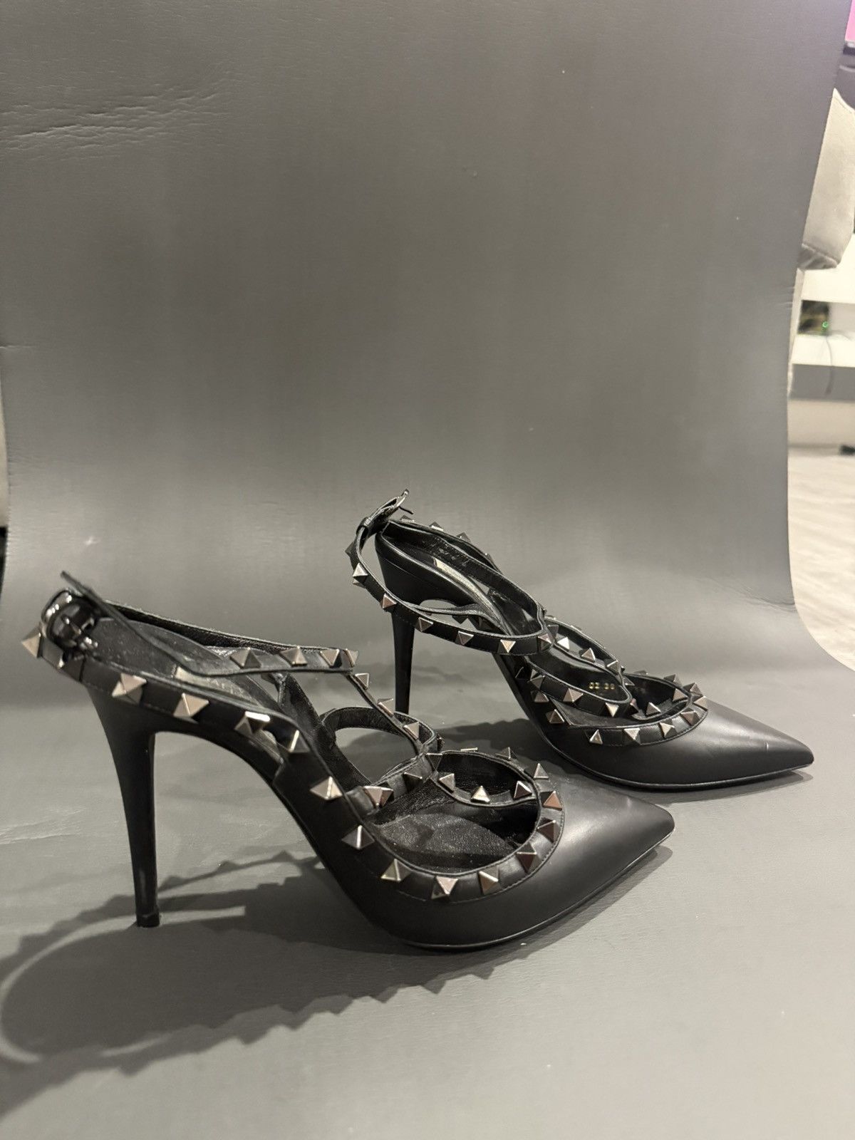 Valentino Valentino Rockstud Ankle Strap Pump Limited Edition ALLBLACK Size US 9 / IT 39 - 2 Thumbnail