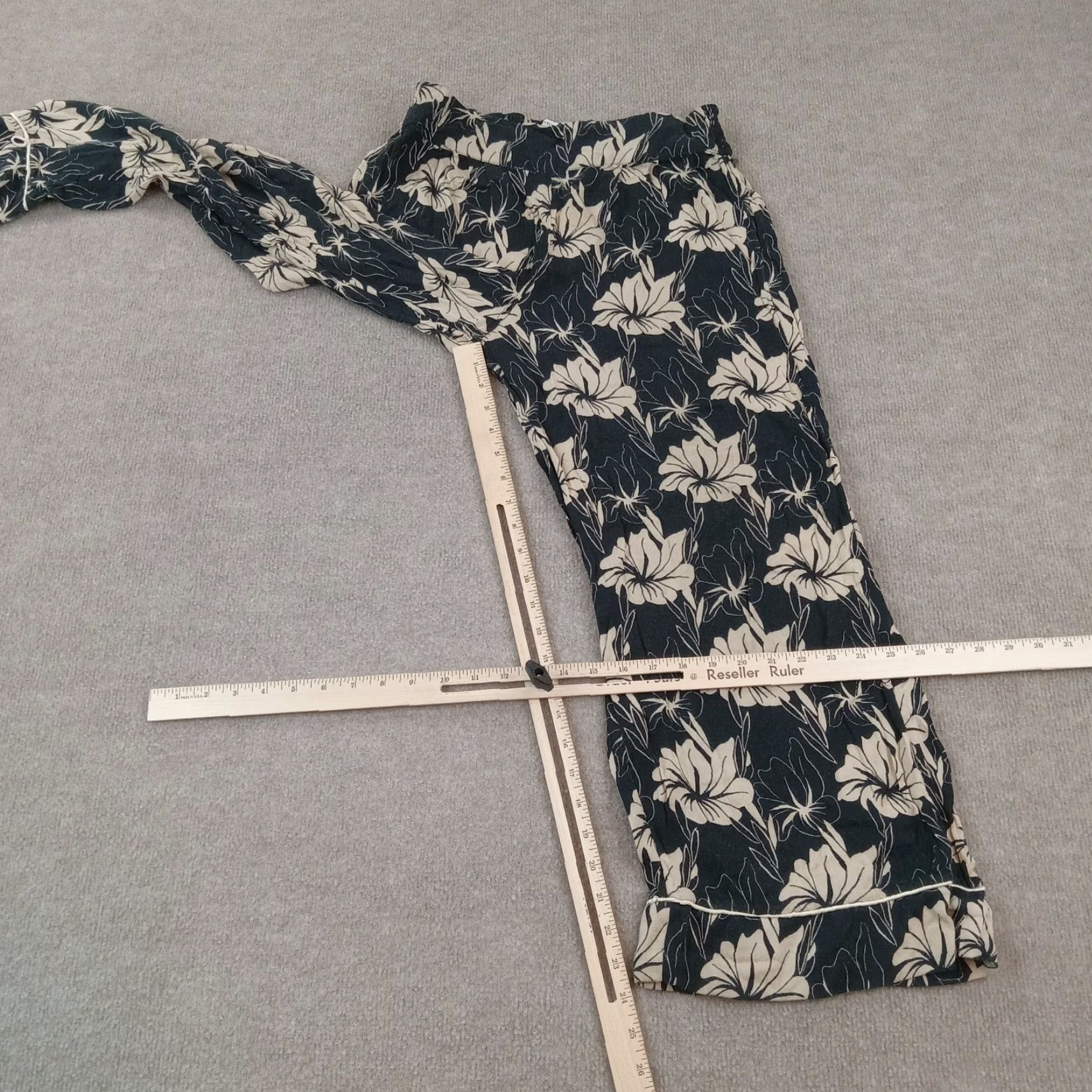 O'Neill O'Neill Women's Beach Pants Small Black Beige Floral Wide Leg Stretchy Size 28" / US 6 / IT 42 - 2 Thumbnail