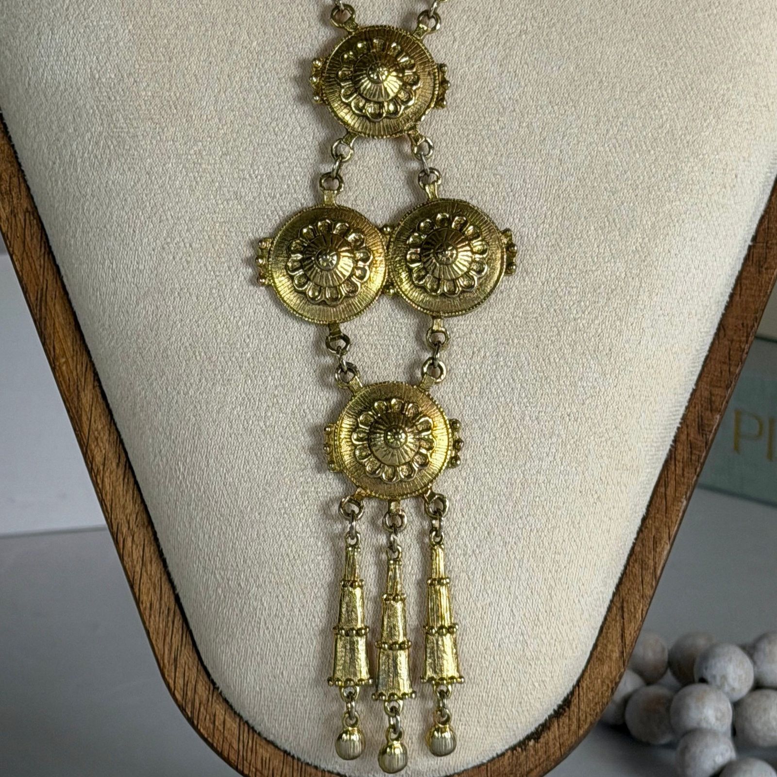 Other VTG 1980s 26" Gold-Tone Tribal Medallion Pendant Necklace Size ONE SIZE - 3 Thumbnail