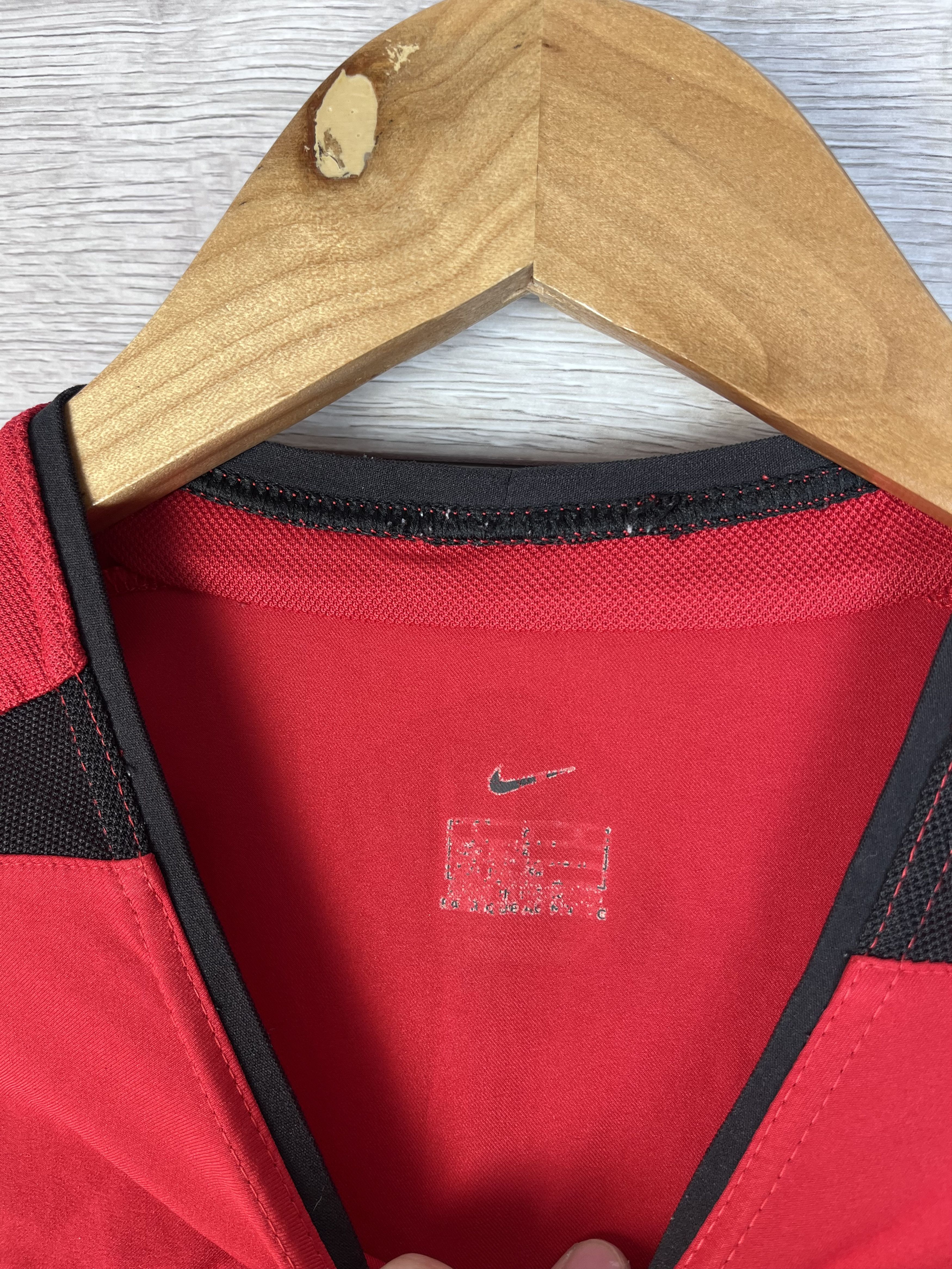 Nike Vintage men's Manchester United 02/04s Nike jersey shirt Size US S / EU 44-46 / 1 - 12 Thumbnail