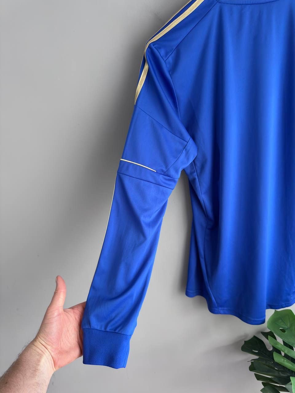 Adidas Chelsea FC 2012/13 Home Long Sleeve Soccer Jersey, Size M Size US M / EU 48-50 / 2 - 18 Thumbnail