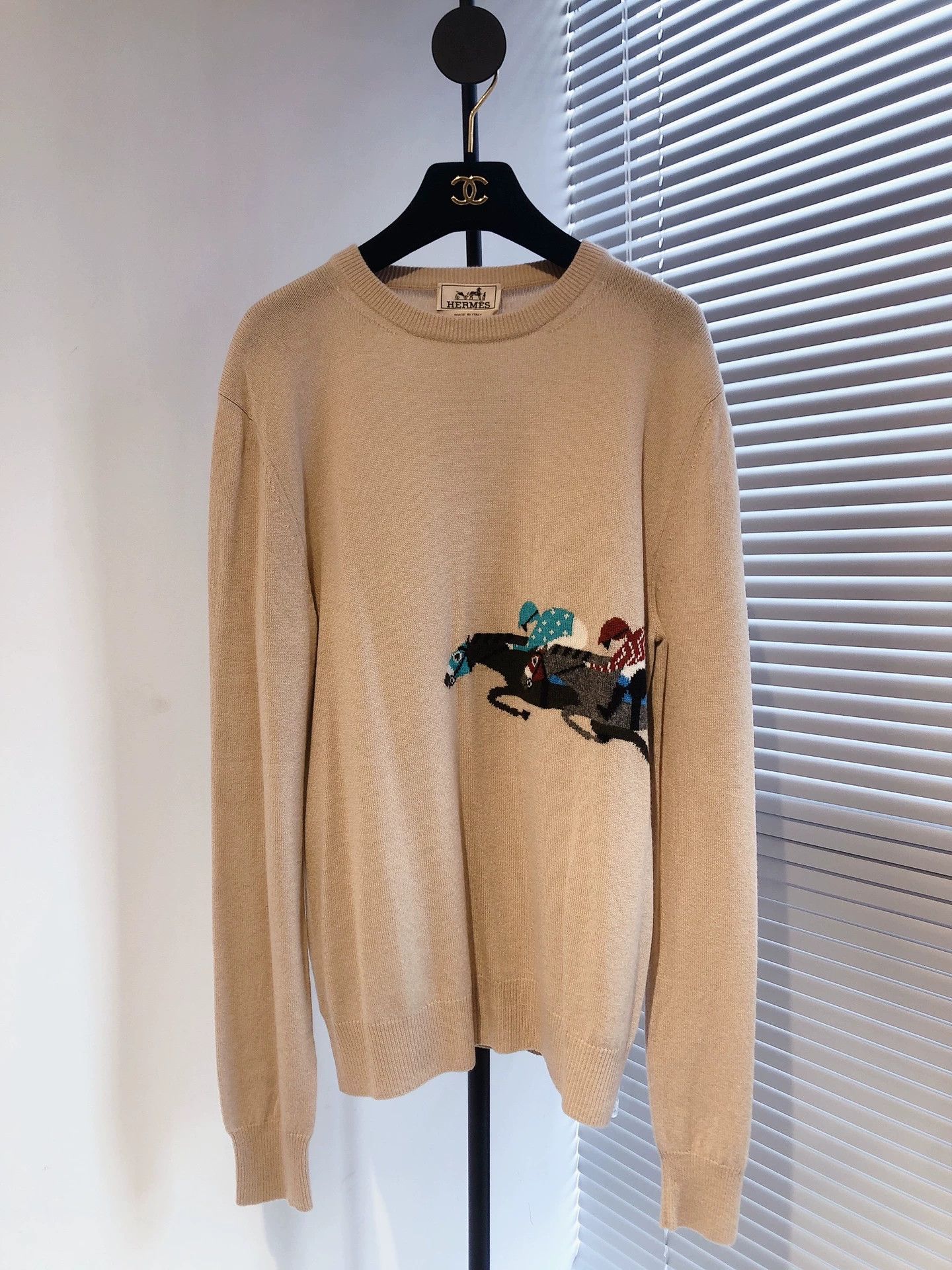 Hermes Hermes Camel Horse Embroidery Sweater Size US S / EU 44-46 / 1 - 1 Thumbnail