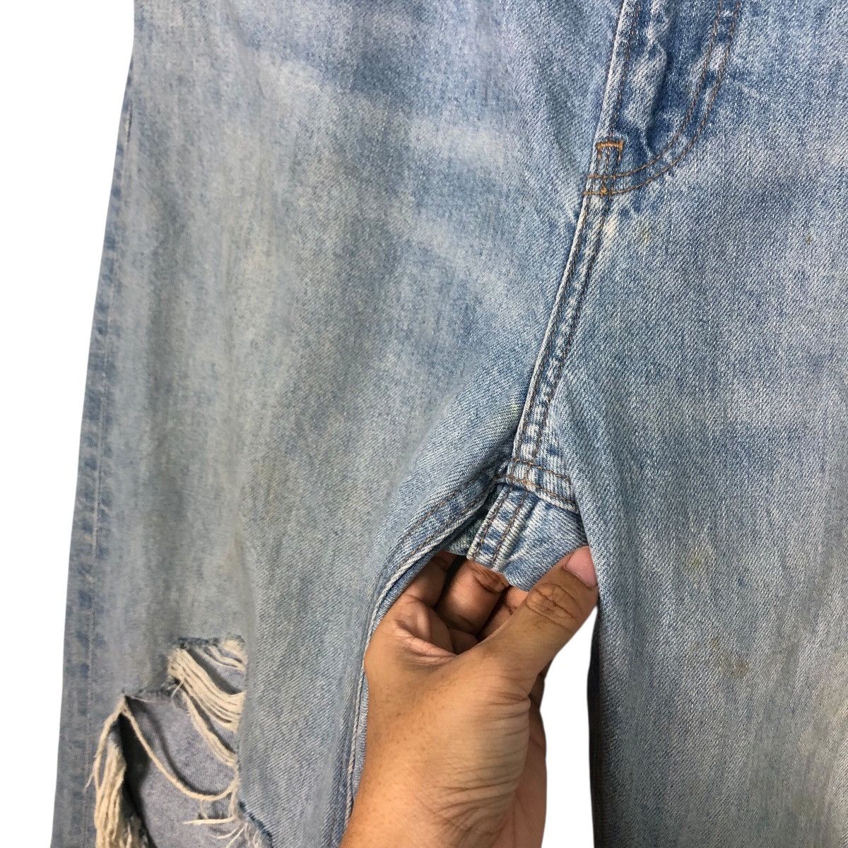 Japanese Brand Distressed Ripped Blue Jeans High Rise Straight Leg Uniqlo Size US 34 / EU 50 - 16 Thumbnail