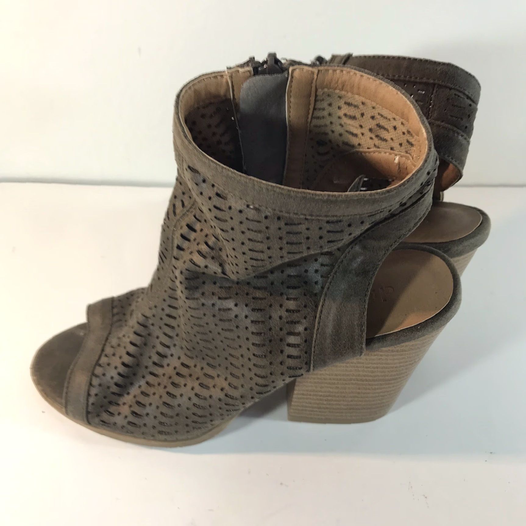 Vintage Charlotte Russe Gladiator Heels Womens Size 6 Brown Open Toe 3.5in Block Heel Faux Leather Zip Side Size US 6 / IT 36 - 4 Thumbnail
