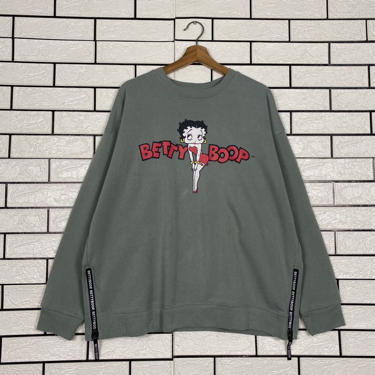 Japanese Brand 📌Vintage Sweatshirt BettyBoop Big Logo Size US L / EU 52-54 / 3 - 2 Thumbnail