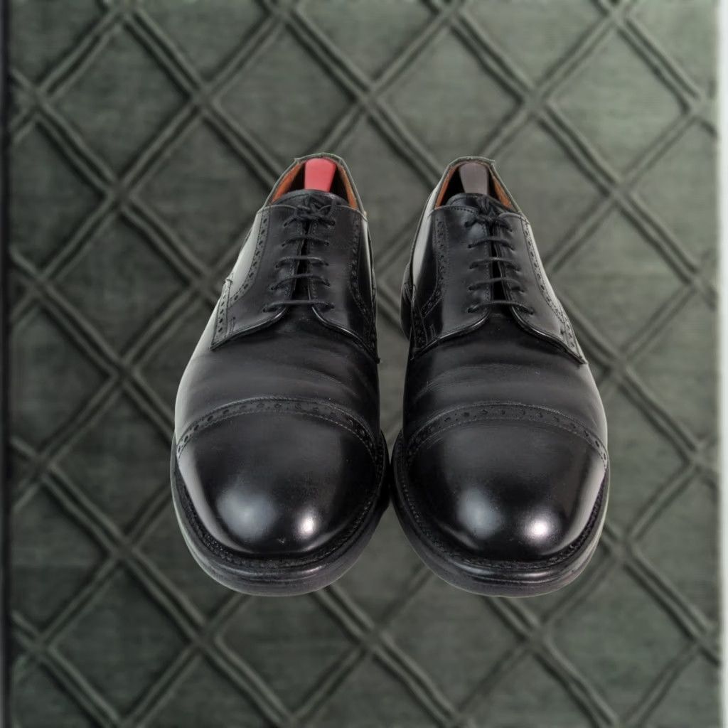 Allen Edmonds Allen Edmonds Bentley Mens Lace-Up Leather Black Cap-Toe Oxford Size 10.5D Size US 10 / EU 43 - 1 Thumbnail