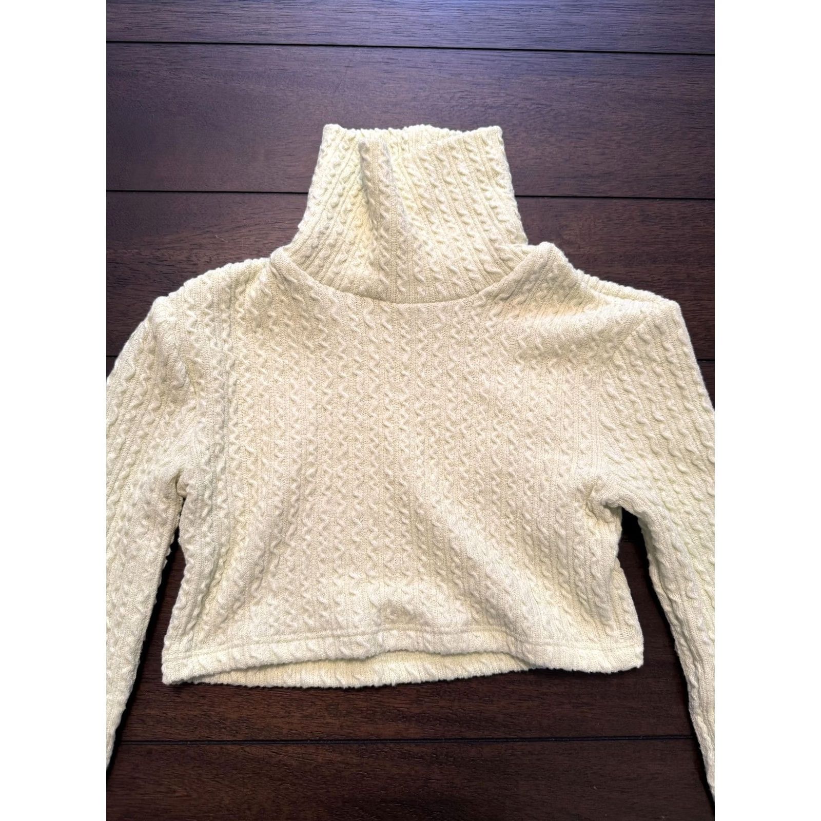 Bershka Bershka Sweater Womens XS Yellow Cropped Turtleneck Cable Knit Long Sleeve Size XS / US 0-2 / IT 36-38 - 2 Thumbnail