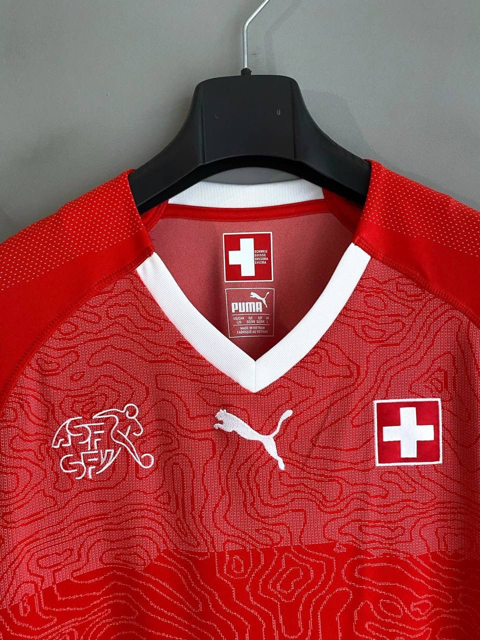 Puma Puma Switzerland/Suisse National Team Soccer Jersey, Size L Size US L / EU 52-54 / 3 - 4 Thumbnail