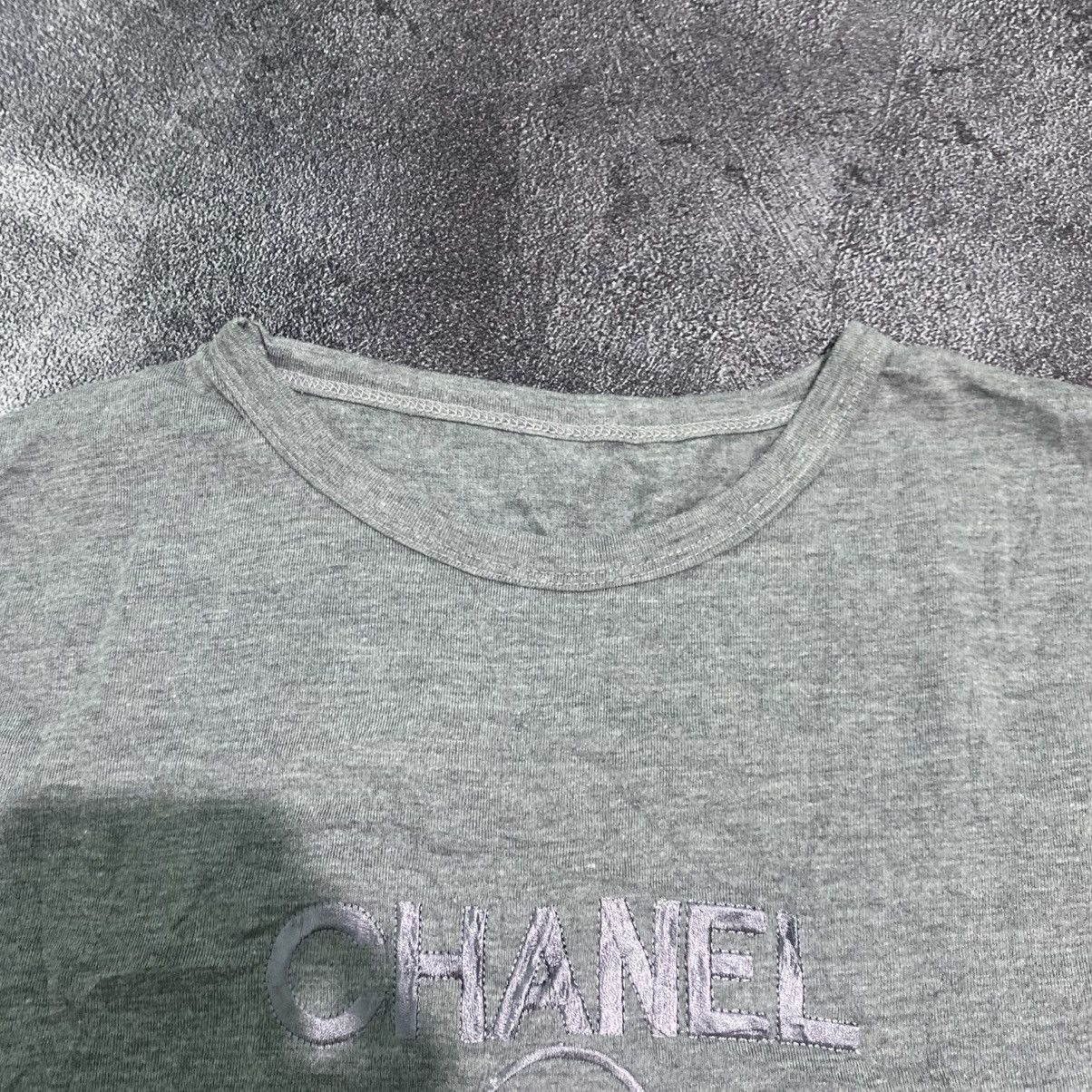 Vintage Vintage Chanel Classic Logo Tee Size US L / EU 52-54 / 3 - 3 Thumbnail