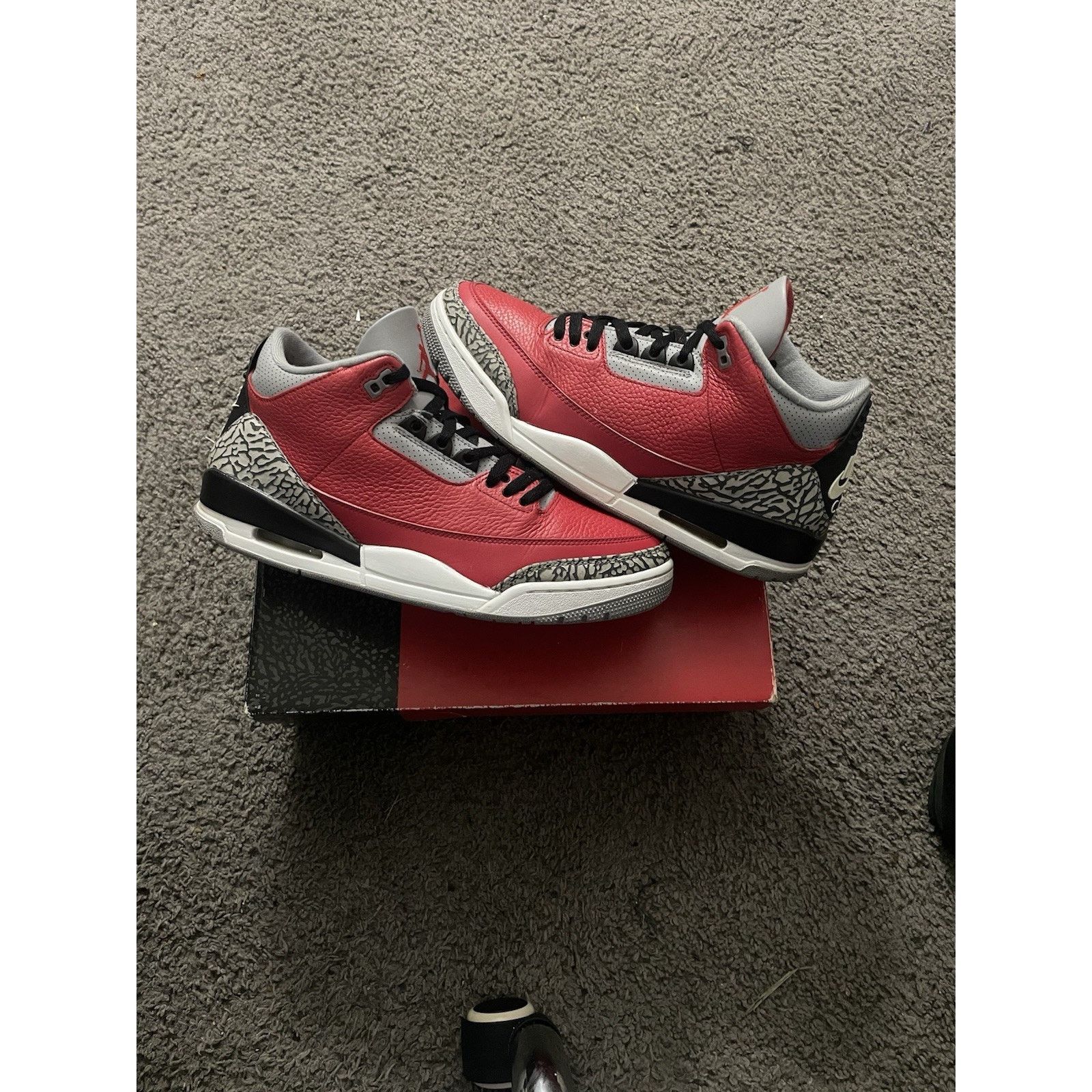 Jordan Brand Size 11-Air Jordan 3 Retro SE Unite Chi Exclusive CU2277-600 Size US 9.5 / EU 42-43 - 2 Thumbnail