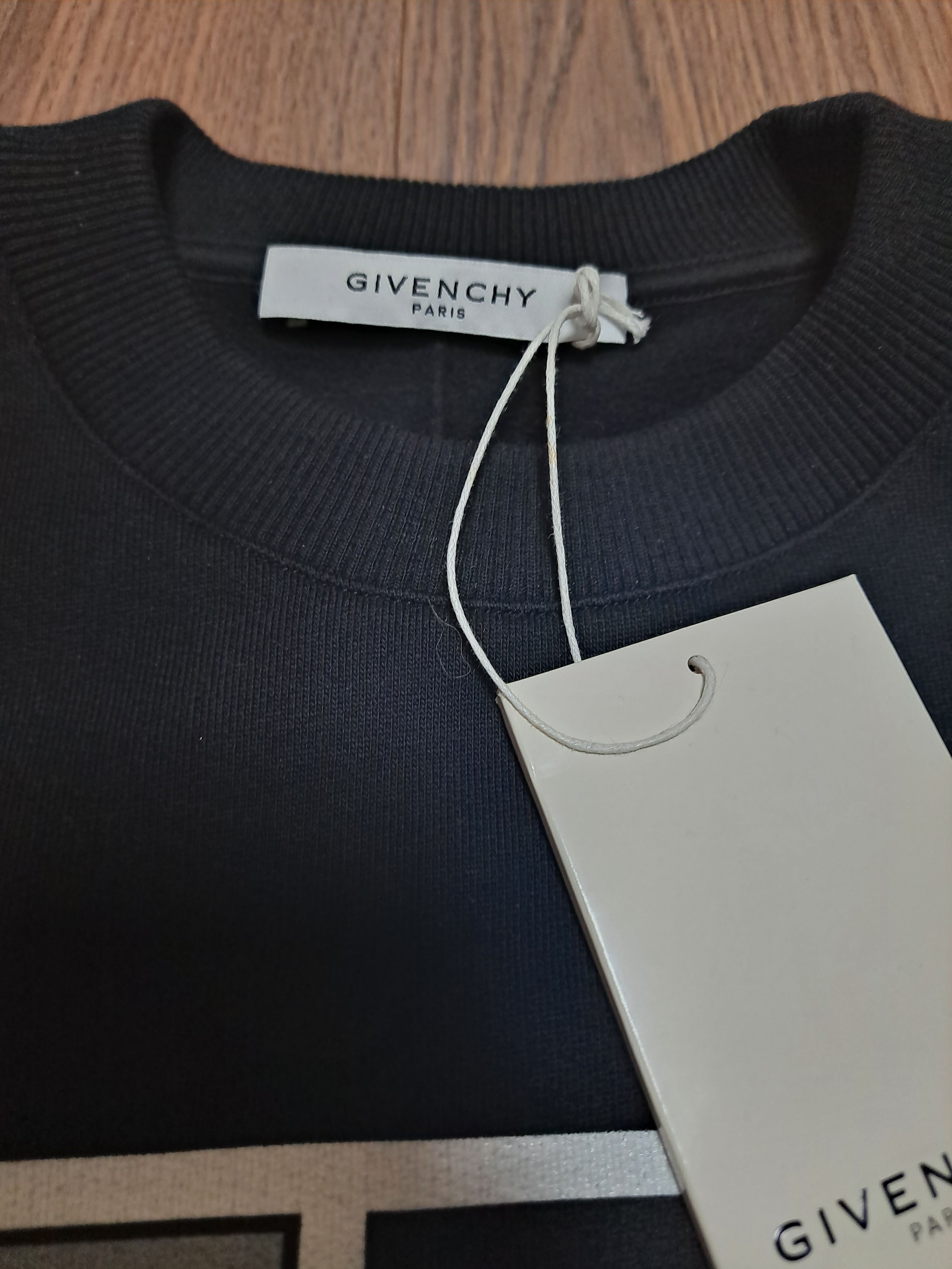Givenchy NWT Givenchy abstract printing sweatshirt, Brand new Size US XS / EU 42 / 0 - 3 Thumbnail