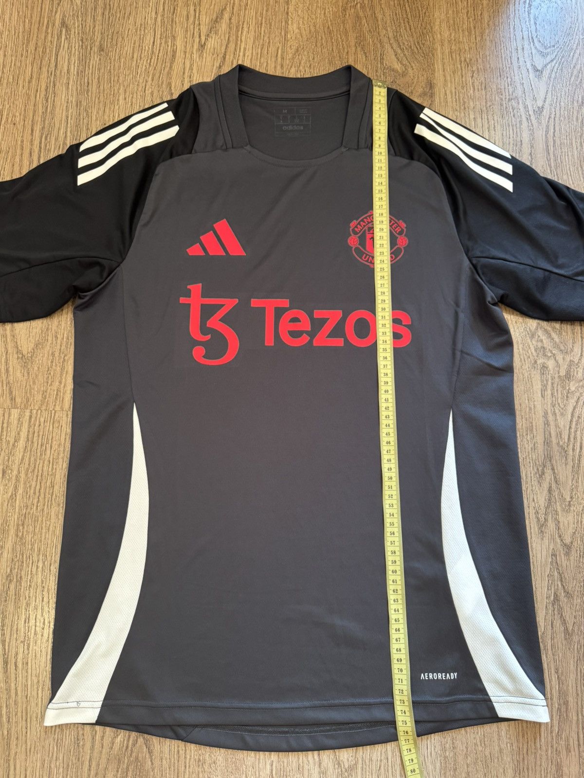 Adidas MANCHESTER UNITED 2024 TRAINING FOOTBALL JERSEY ADIDAS SIZ M Size US M / EU 48-50 / 2 - 2 Thumbnail