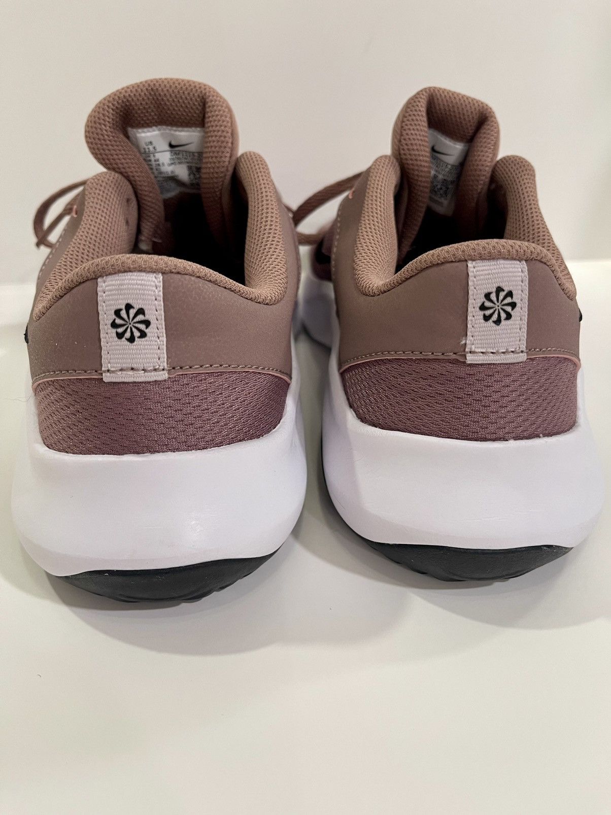 Nike Nike Legend Essential 3 Shoes - Men 10/Women 11.5 Size US 11.5 / IT 41.5 - 12 Thumbnail