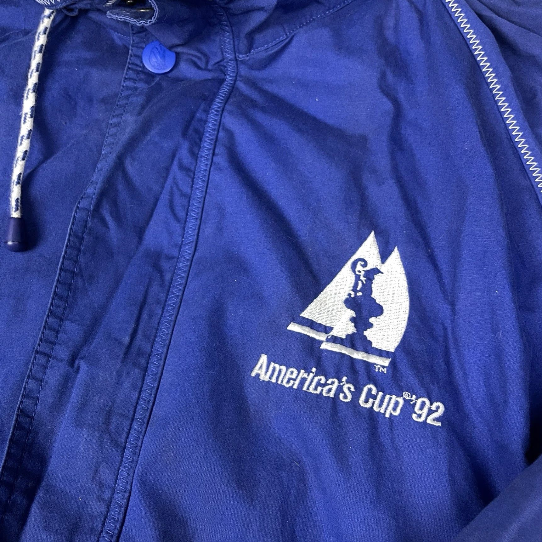 Nautica VINTAGE Nautica Jacket Adult XL Blue Logo 1992 Americas Cup Sailing Windbreaker Windbreaker Jacket XL Blue Logo Nautica Mens 90s Nautical Outdoor USA Size US XL / EU 56 / 4 - 3 Thumbnail