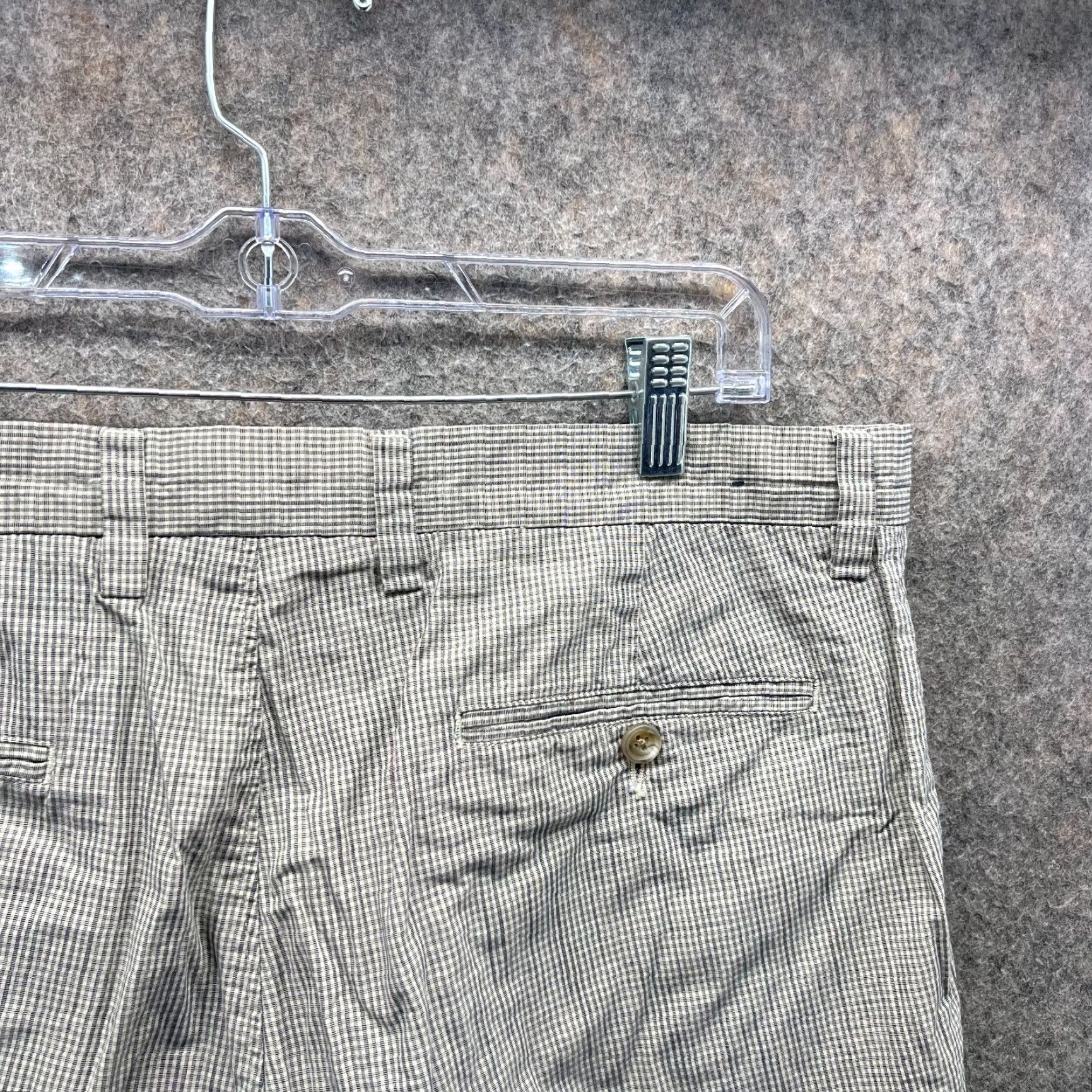 J.Crew Vintage J. Crew Shorts Mens 34 Gray Chino Flat Front Seersucker Cotton Preppy Straight Pocket Mens Shorts Slim Fit Casual Business Travel S23 Size US 34 / EU 50 - 7 Thumbnail