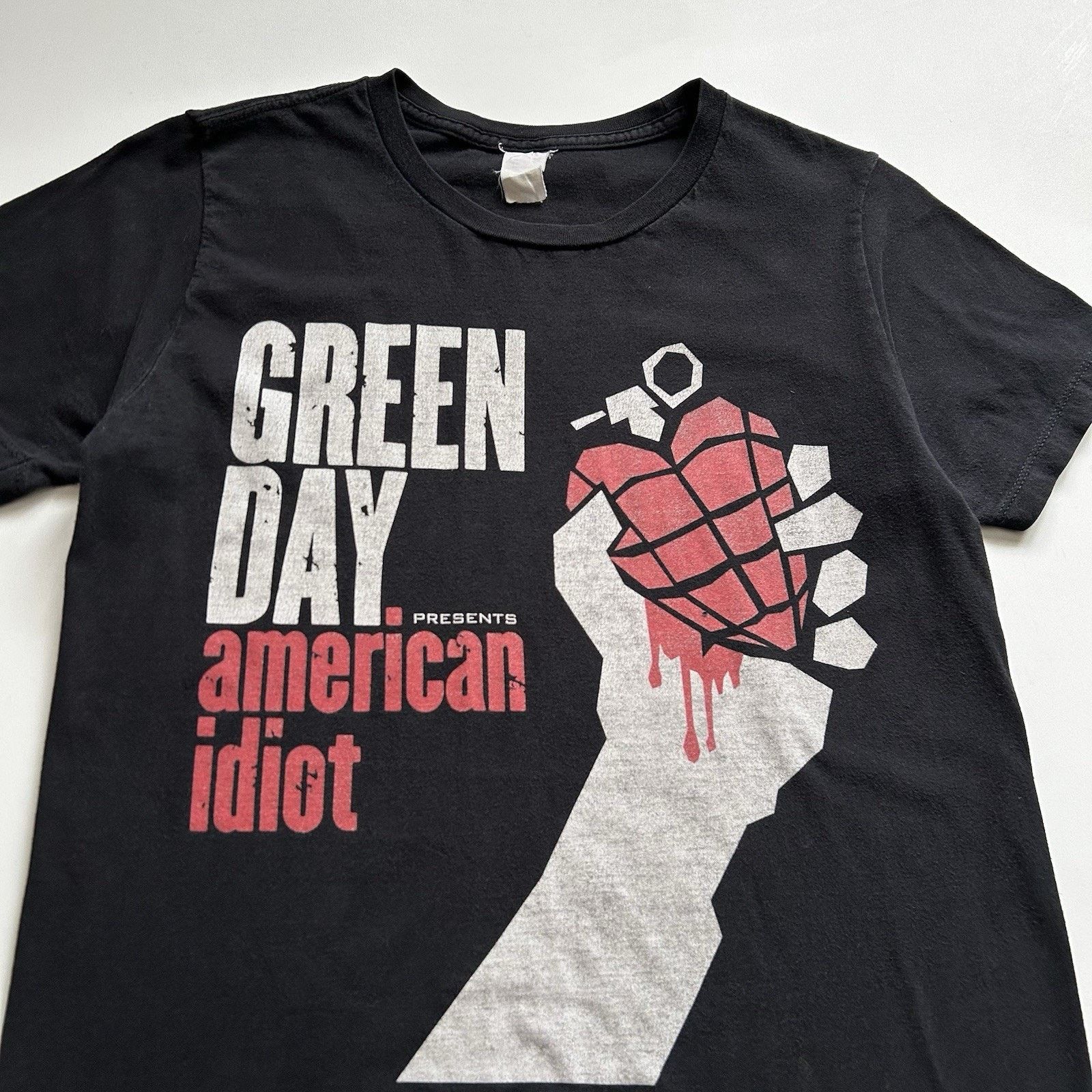 Band Tees Vintage Green Day American Idiot Band Shirt Small Y2K Faded Size US S / EU 44-46 / 1 - 2 Thumbnail