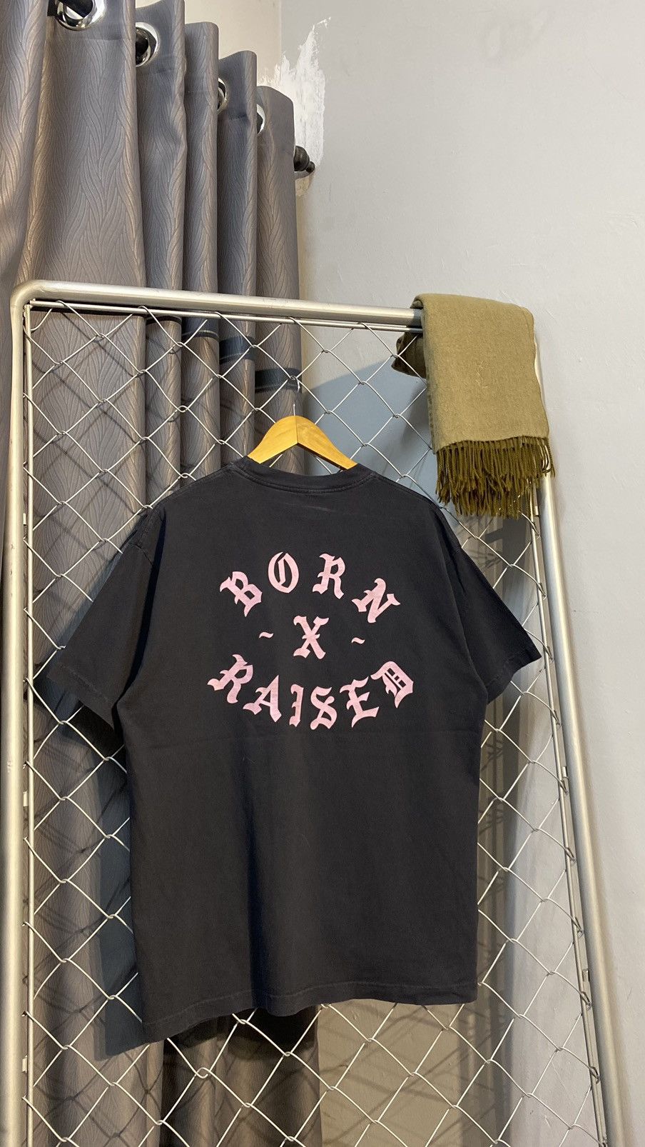 Born X Raised ‼️NEED GONE‼️ BORN X RAISED BACKHIT TSHIRT BLACK LARGE Size US L / EU 52-54 / 3 - 2 Thumbnail