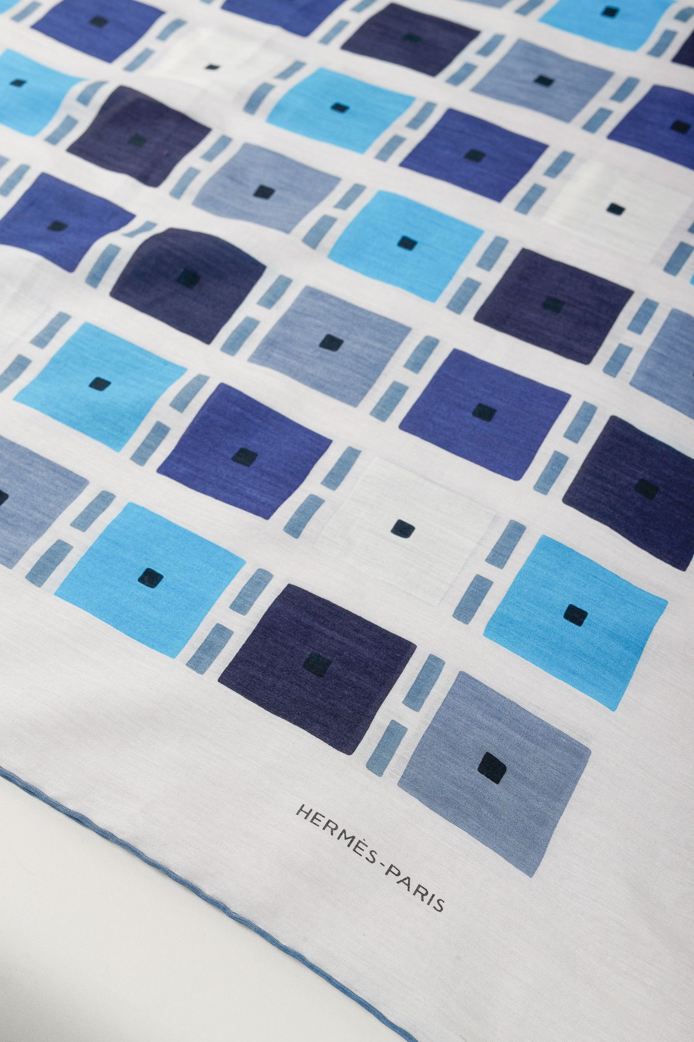 Hermes Hermes 140 White & Blue Cotton-Blend Square-Print Scarf Size ONE SIZE - 3 Thumbnail