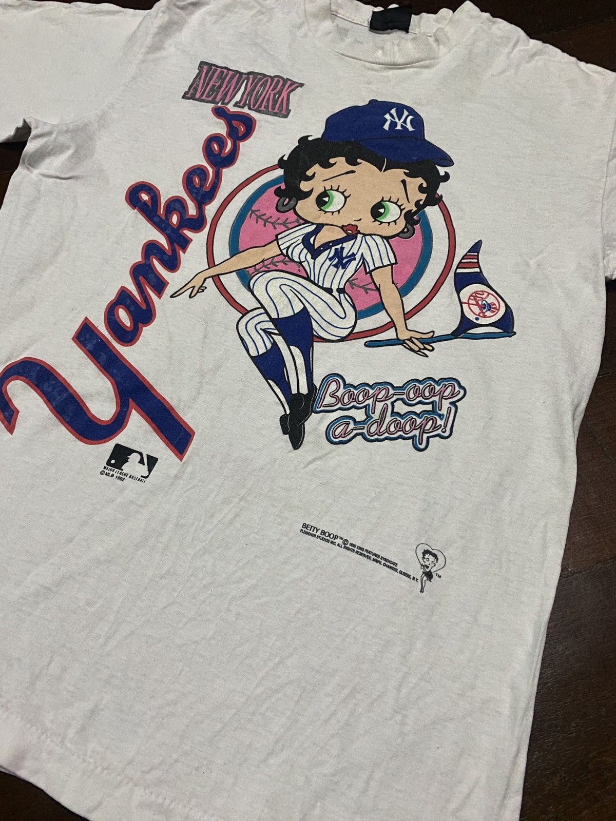 Cartoon Network FIRE 🔥 VINTAGE 90s BETTY BOOP X NEW YORK YANKEES MLB Size US L / EU 52-54 / 3 - 4 Thumbnail