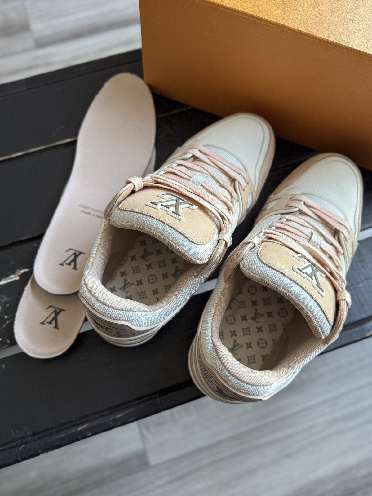 Louis Vuitton Louis Vuitton LV Trainer Sneaker Pink Signature Size US 9 / EU 42 - 10 Thumbnail