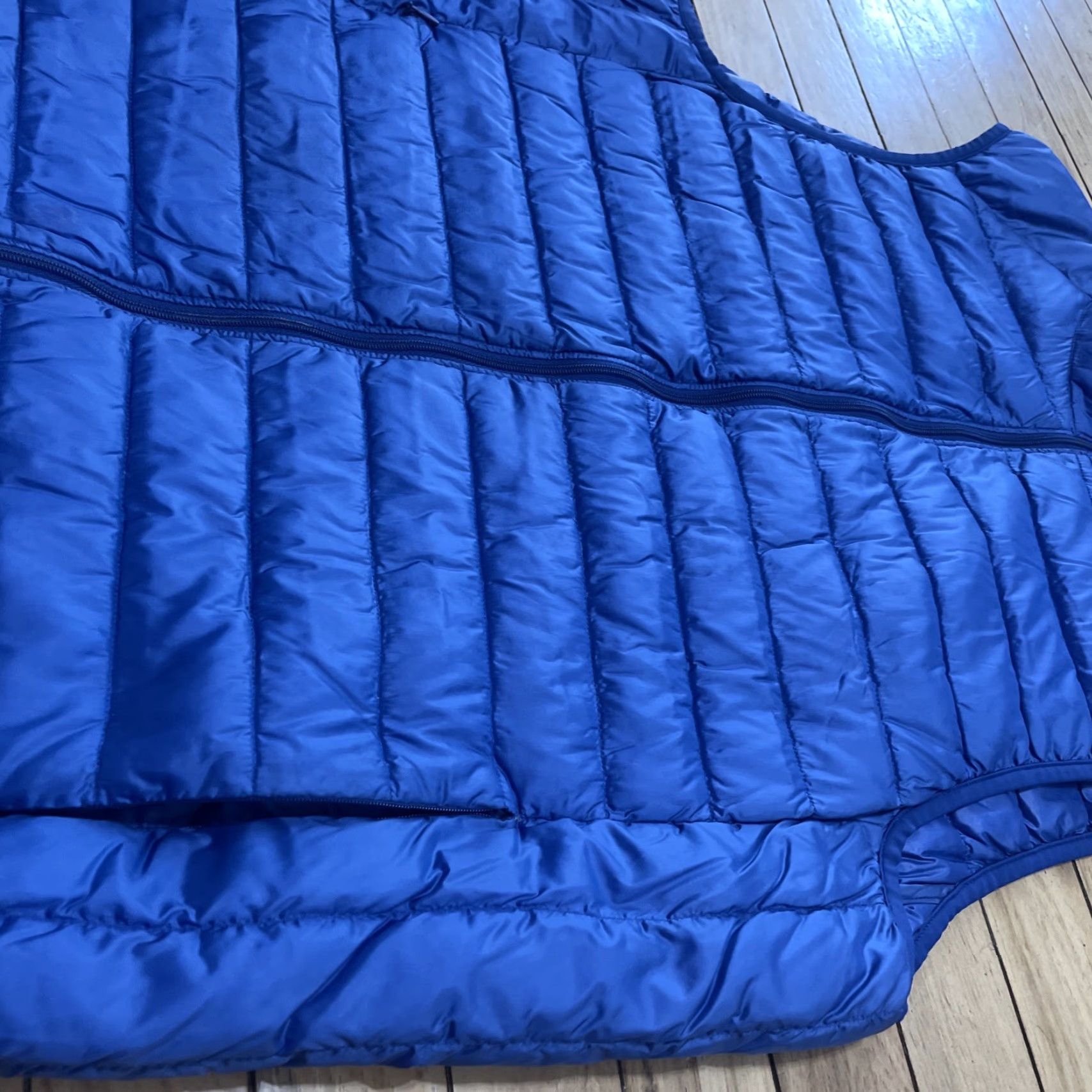 Uniqlo VINTAGE Uniqlo Vest Adult L Electric Blue Lightweight Down Sleeveless Zip Gillet 42" Size US L / EU 52-54 / 3 - 3 Thumbnail