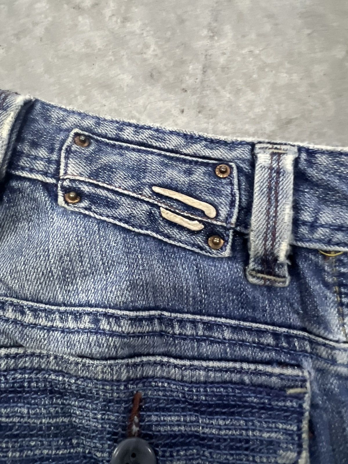 Designer × Diesel × Japanese Brand DIESEL DISTRESSED DENIM PANT Size US 28 / EU 44 - 6 Thumbnail