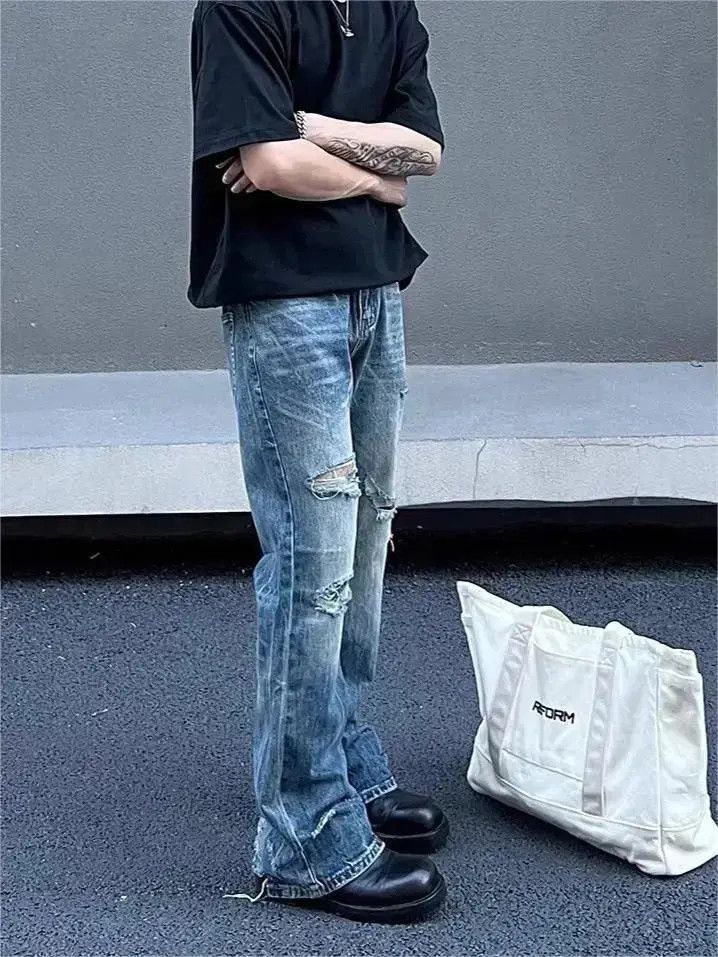 Japanese Brand Washed micro horn distressed jeans Size US 32 / EU 48 - 2 Thumbnail