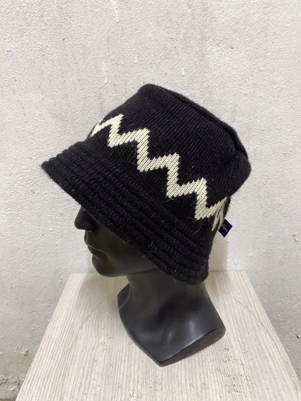 Japanese Brand Japanese Brand Rare Design Bucket Hat Size ONE SIZE - 2 Thumbnail