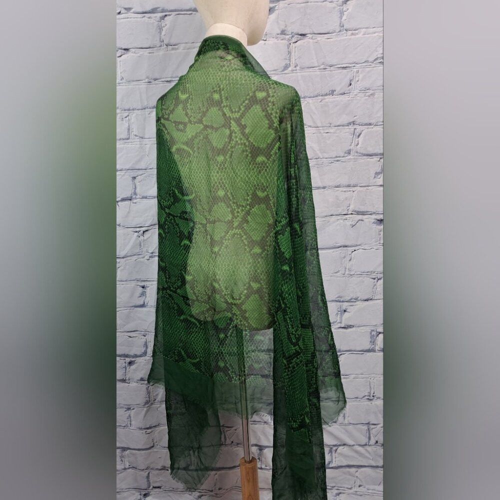 Burberry Burberry Women's Scarf Green Reptile Snakeskin 100% Silk It Size ONE SIZE - 6 Thumbnail