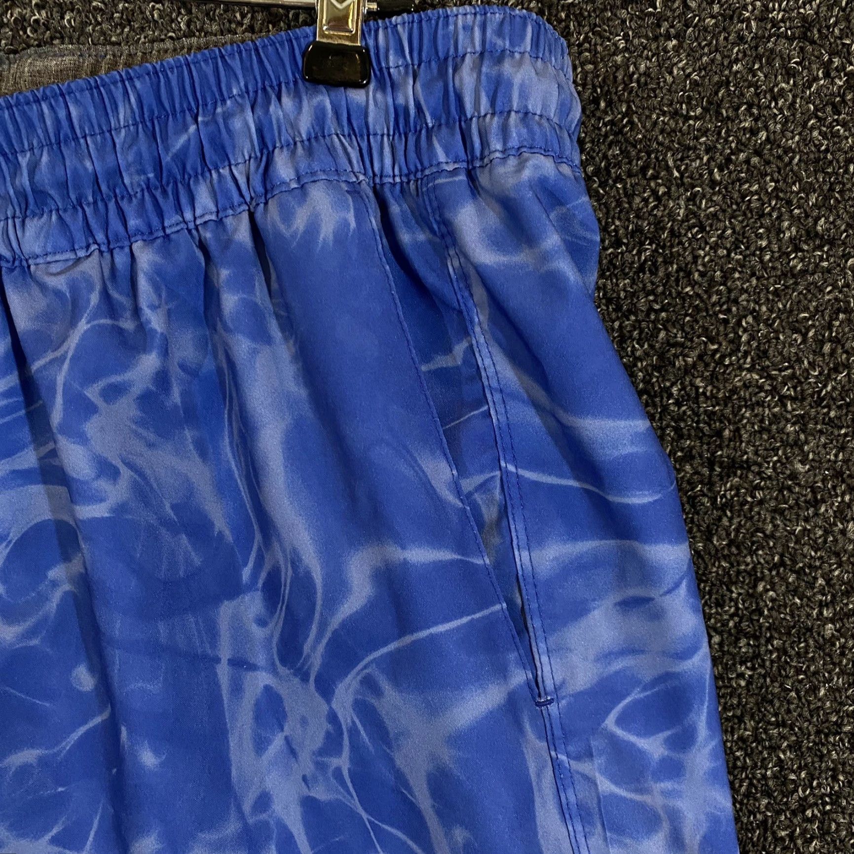 Hurley VINTAGE Hurley Shorts Mens Large Athletic Blue 8-Inch Inseam Water Drawstring Size US 33 - 5 Thumbnail