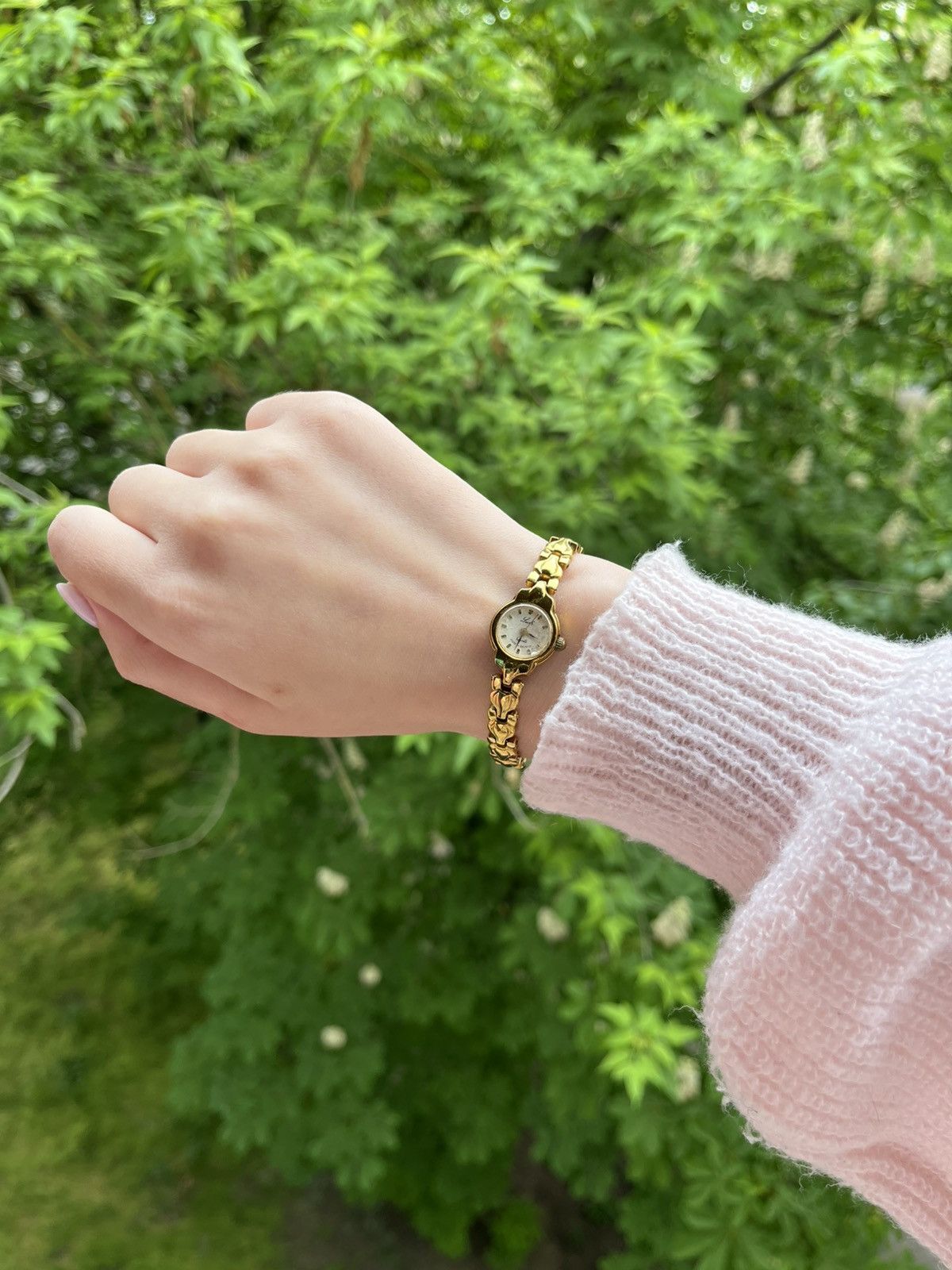 Jewelry Vintage Luch Women’s USSR Watch with Gold Bracelet Size ONE SIZE - 9 Thumbnail