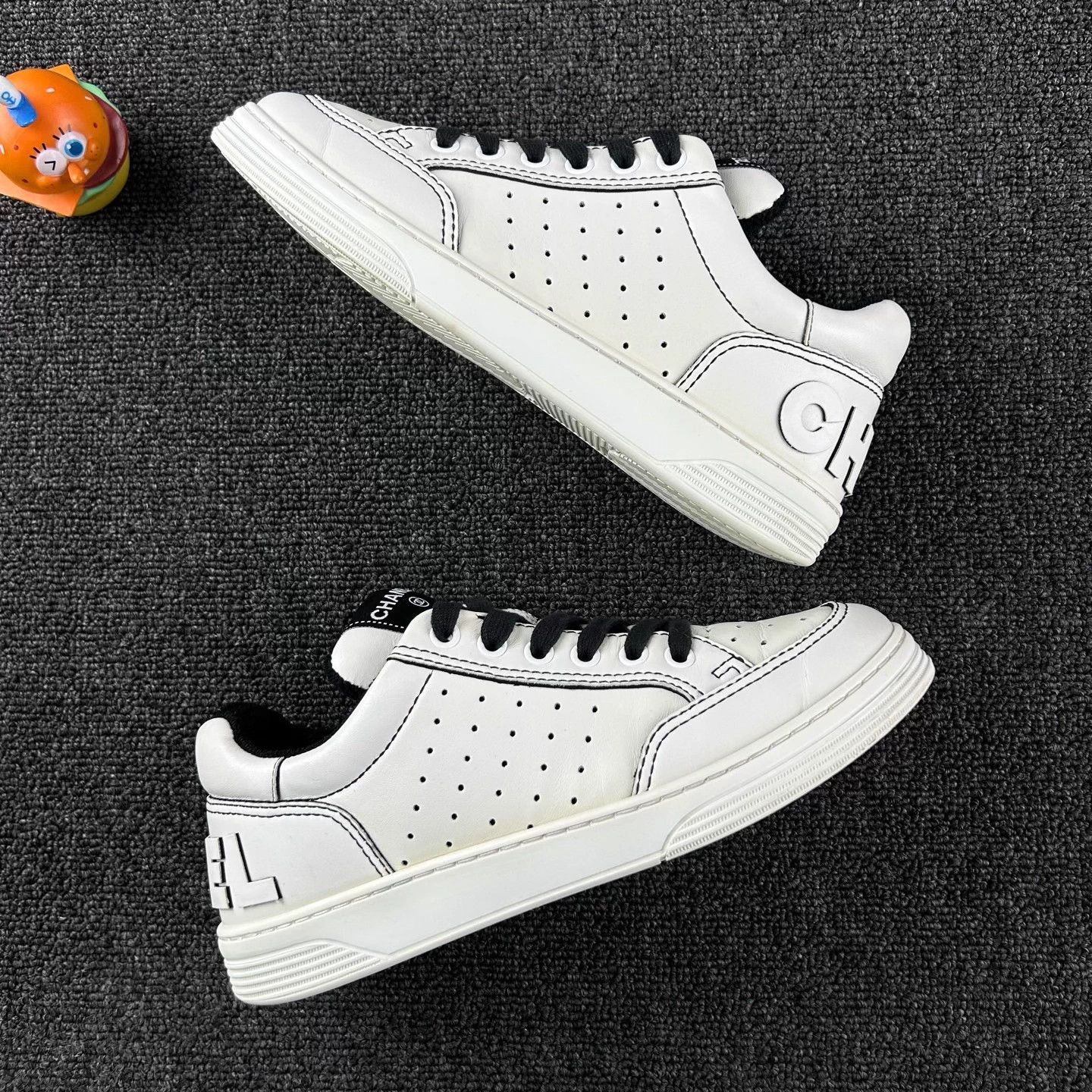 Chanel Chanel White Logo Sneaker 37.5 EU Like New HB5724 Size US 6.5 / IT 36.5 - 4 Thumbnail