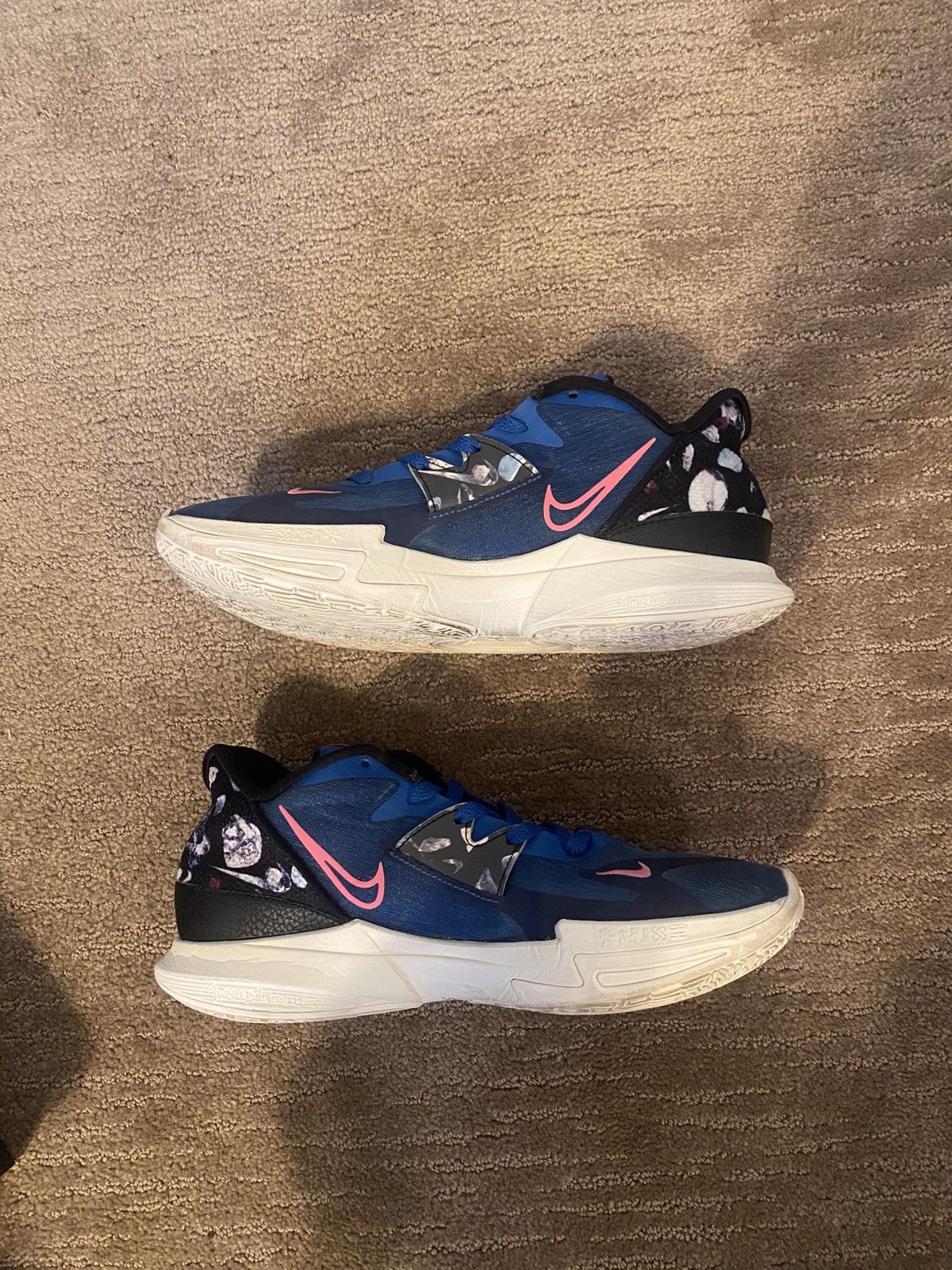 Nike Kyrie 5 Low Size US 9.5 / EU 42-43 - 3 Thumbnail