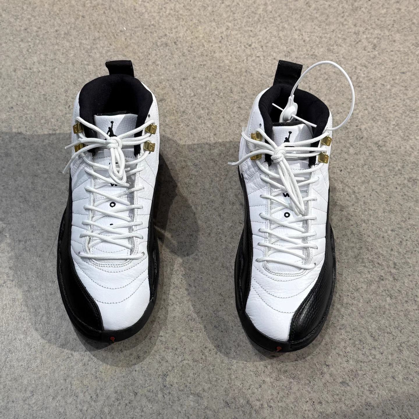 Jordan Brand Air Jordan 12 Taxi Basketball Shoes K15 Size US 7 / EU 40 - 5 Thumbnail