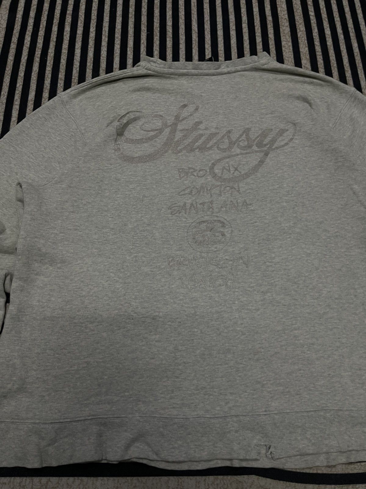 Stussy Y2K STUSSY WORLDTOUR SWEATSHIRT GOLDPRINT Size US XL / EU 56 / 4 - 18 Thumbnail