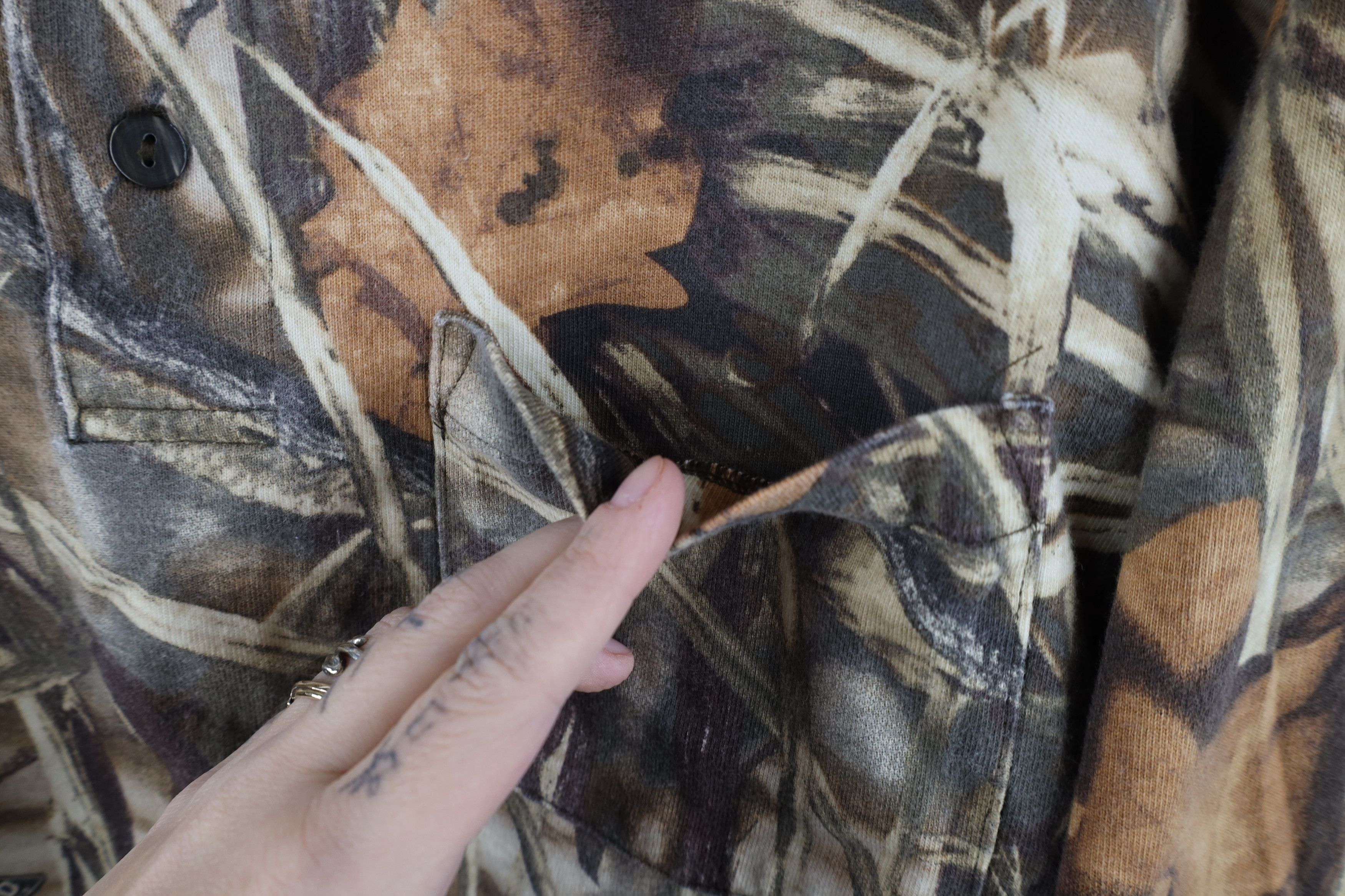 Vintage Vintage Y2K Streetwear Camouflage Long Sleeve Henley T-Shirt Size US XXL / EU 58 / 5 - 4 Thumbnail