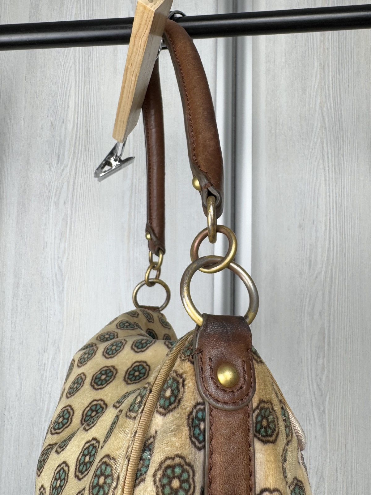 Juicy Couture Y2K JUICY COUTURE VELOUR LEATHER FLORAL RARE Shoulder bag Size ONE SIZE - 8 Thumbnail