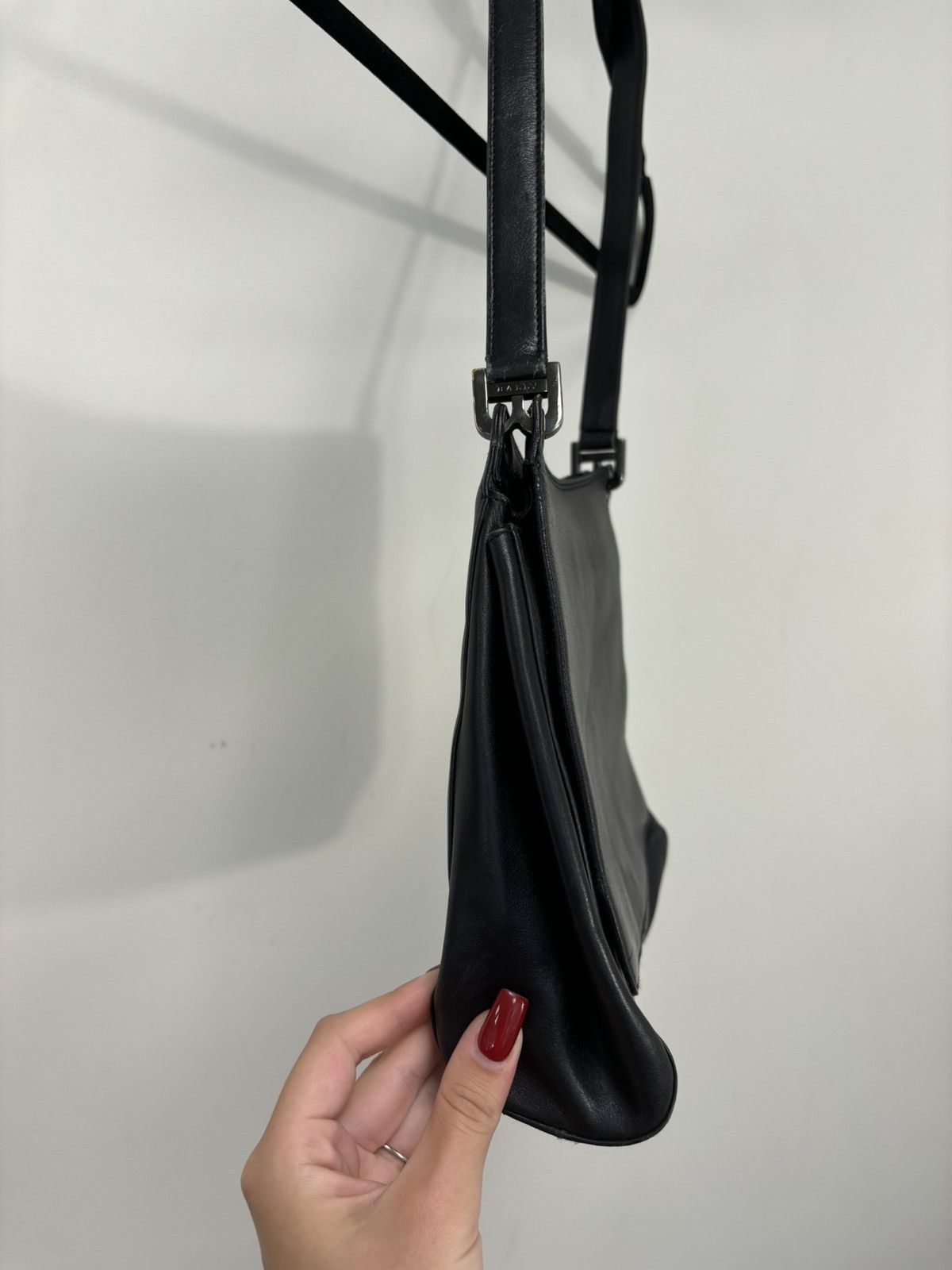 Bally Bally Black Classic Leather Shoulder Bag Size ONE SIZE - 5 Thumbnail
