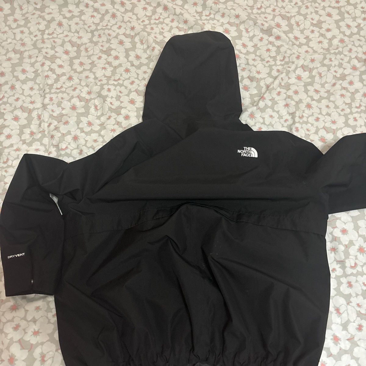 The North Face North face rain coat size XL women’s Size XL / US 12-14 / IT 48-50 - 2 Thumbnail