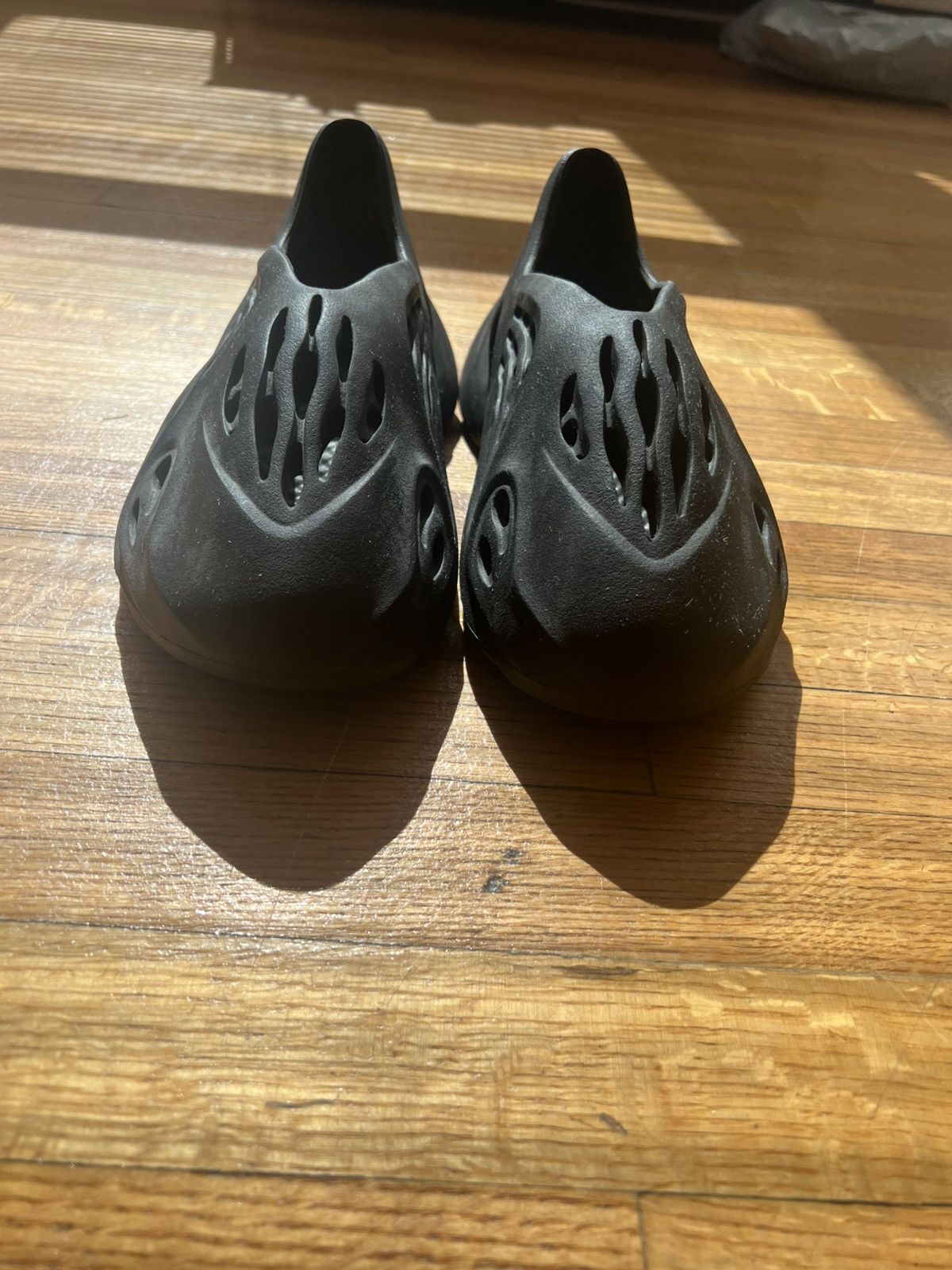 Yeezy Yeezy Foam RNR “Onyx” 2024 Size US 10 / EU 43 - 2 Thumbnail