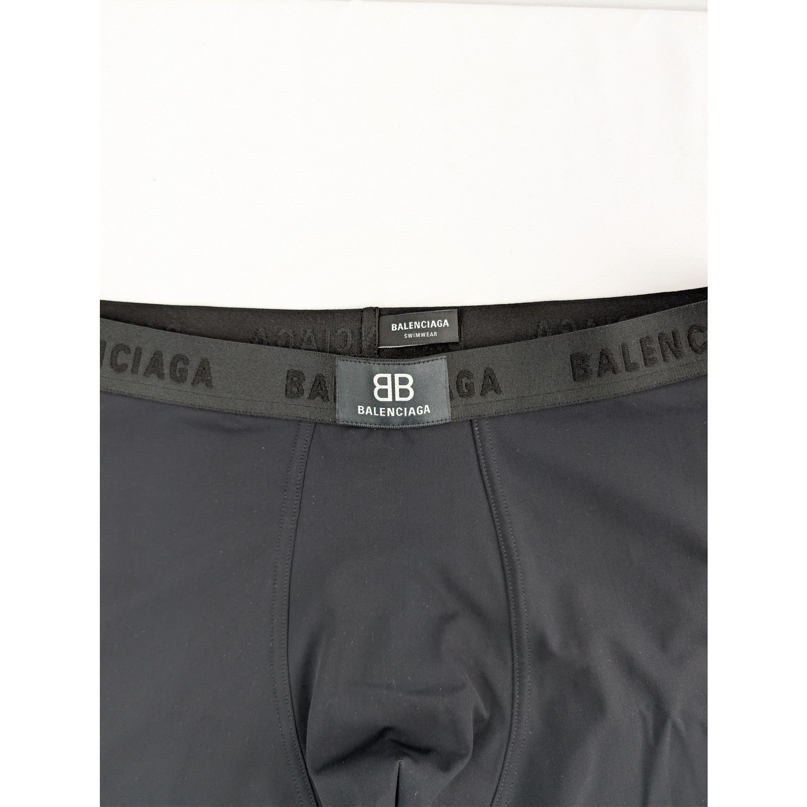 Balenciaga o1rshd1 Size: M / Swimwear Fitted Swim Trunks Short in Black Size US 32 / EU 48 - 5 Thumbnail
