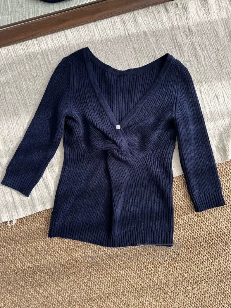 Chanel Chanel Chest logo twisted sweater skirt Size XS / US 0-2 / IT 36-38 - 1 Thumbnail