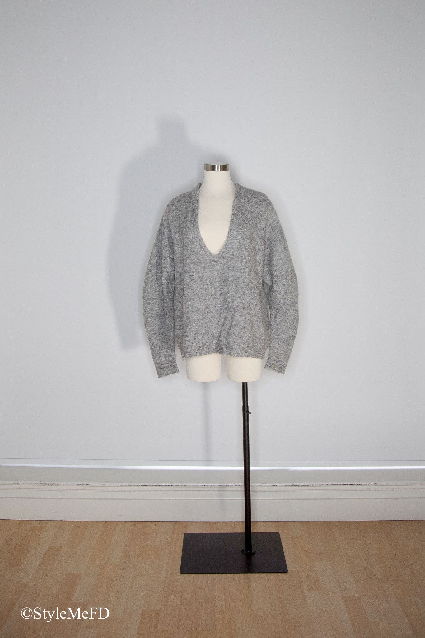 Acne Studios Acne Studios "Deborah" Gray V Neck Sweater Size M / US 6-8 / IT 42-44 - 1 Thumbnail